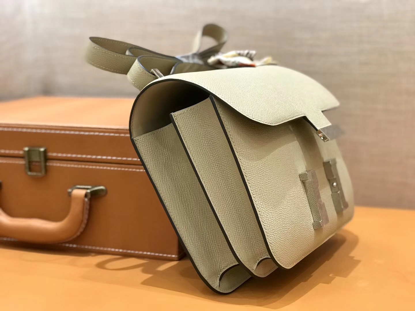 Hermès（爱马仕）康斯坦 Constance 空姐包 风衣灰 德国进口牛皮 全手工缝制 银扣 24cm