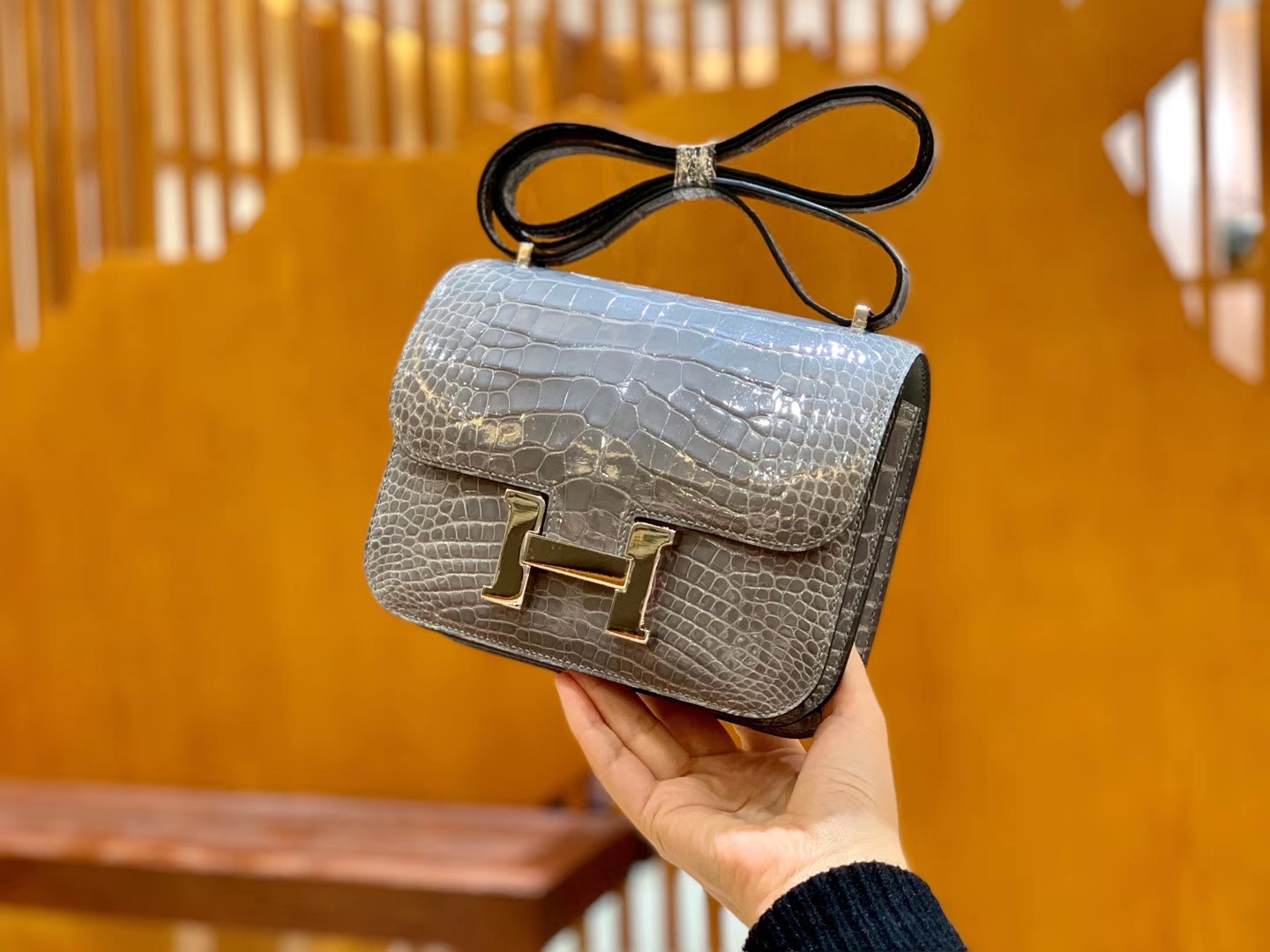 Hermès（爱马仕）Constance 18cm 巴黎灰 银扣 美洲亮面 鳄鱼皮 全手工缝制