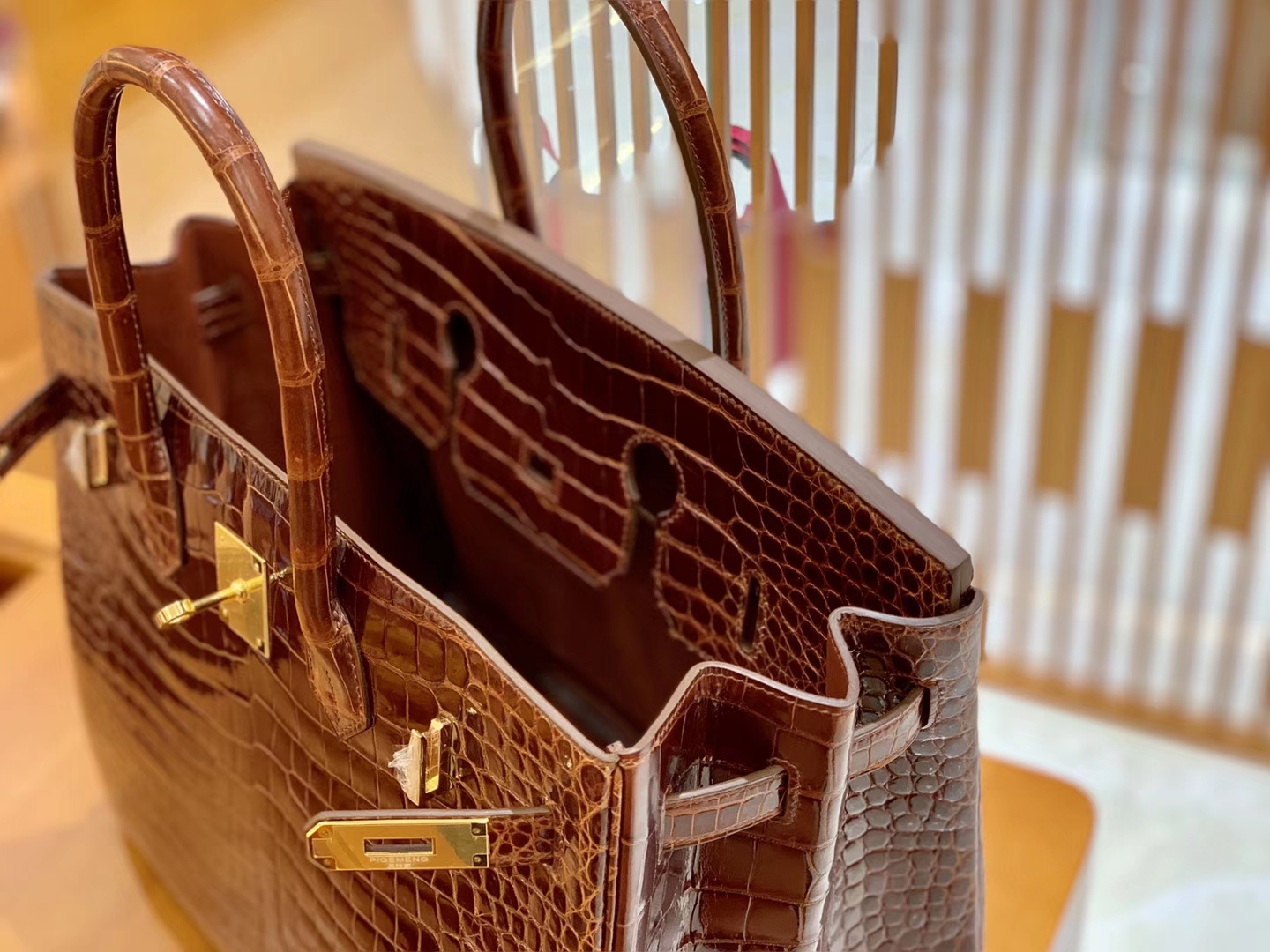 Hermès（爱马仕）Birkin 铂金包 咖啡色 亮面湾鳄 银扣 35cm