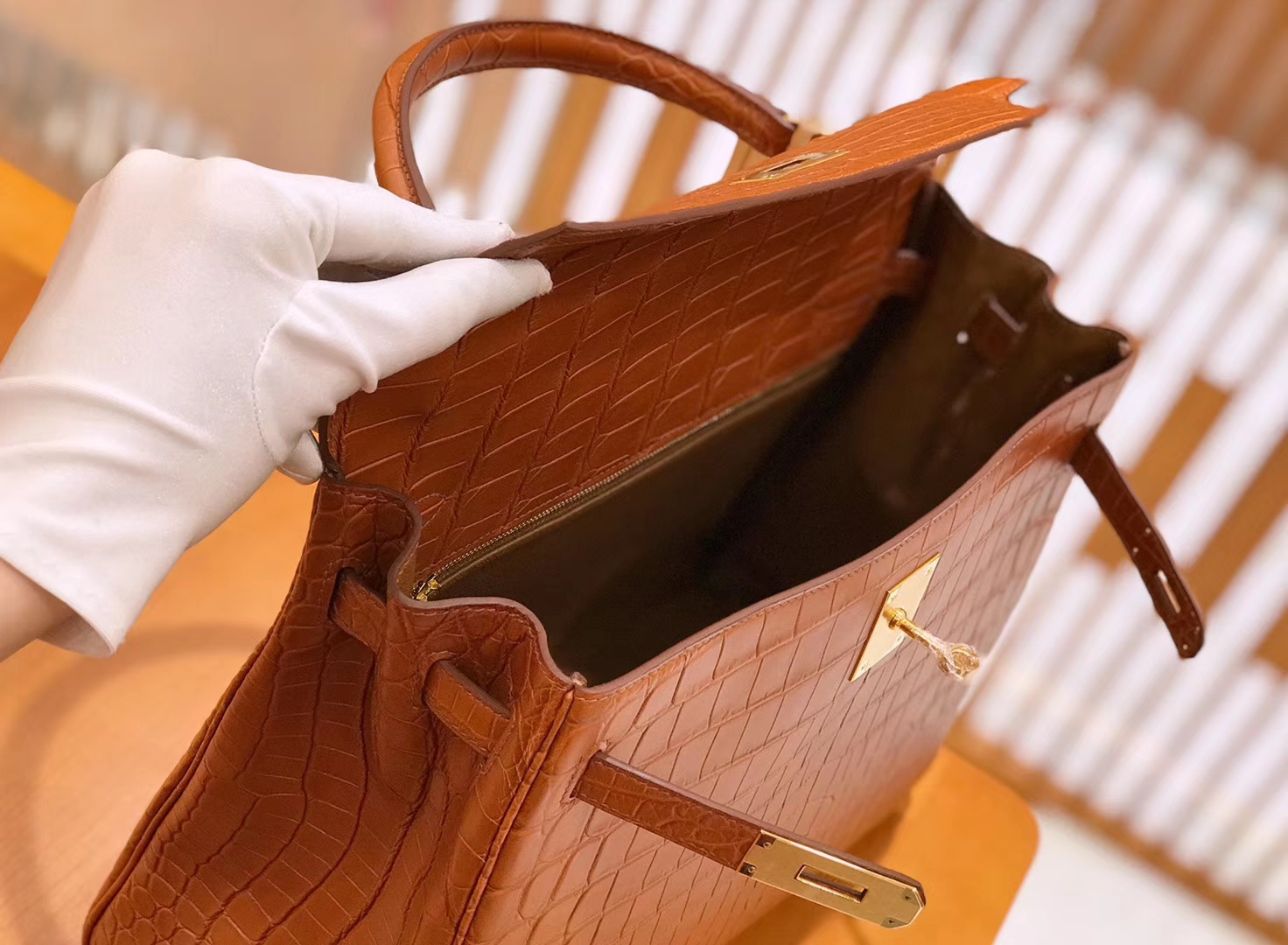 Hermès（爱马仕）Kelly 凯莉包 尼罗鳄鱼皮 蜜糖棕 32cm