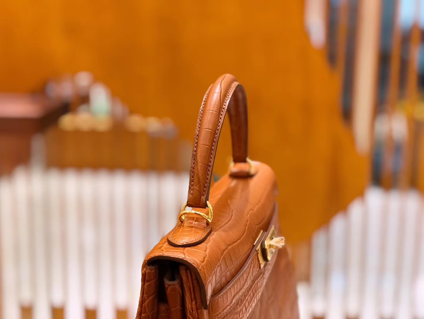 Hermès（爱马仕）Kelly 凯莉包 尼罗鳄鱼皮 蜜糖棕 32cm