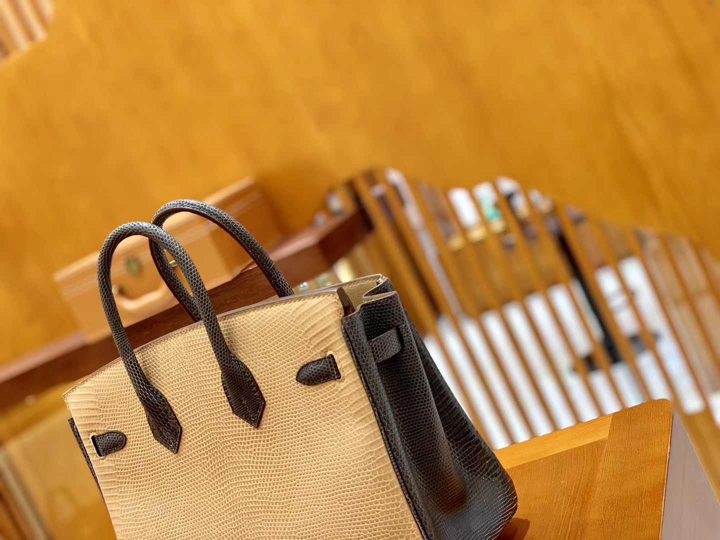 Hermès（爱马仕）Birkin 铂金包 锡器灰拼杏色 蜥蜴皮 银扣 25cm