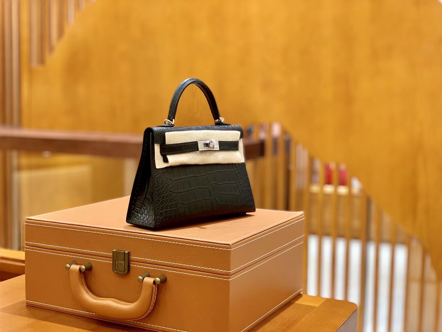 Hermès（爱马仕）迷你2代 19cm 黑银 美洲雾面鳄鱼皮 珍贵方块印