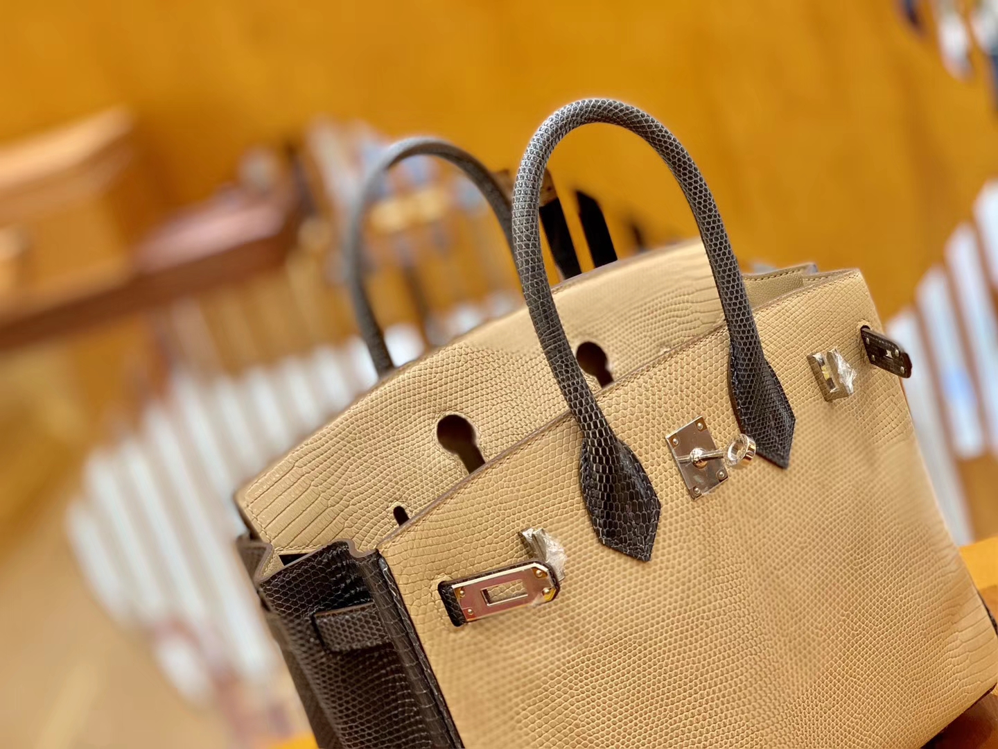 Hermès（爱马仕）Birkin 铂金包 锡器灰拼杏色 蜥蜴皮 银扣 25cm