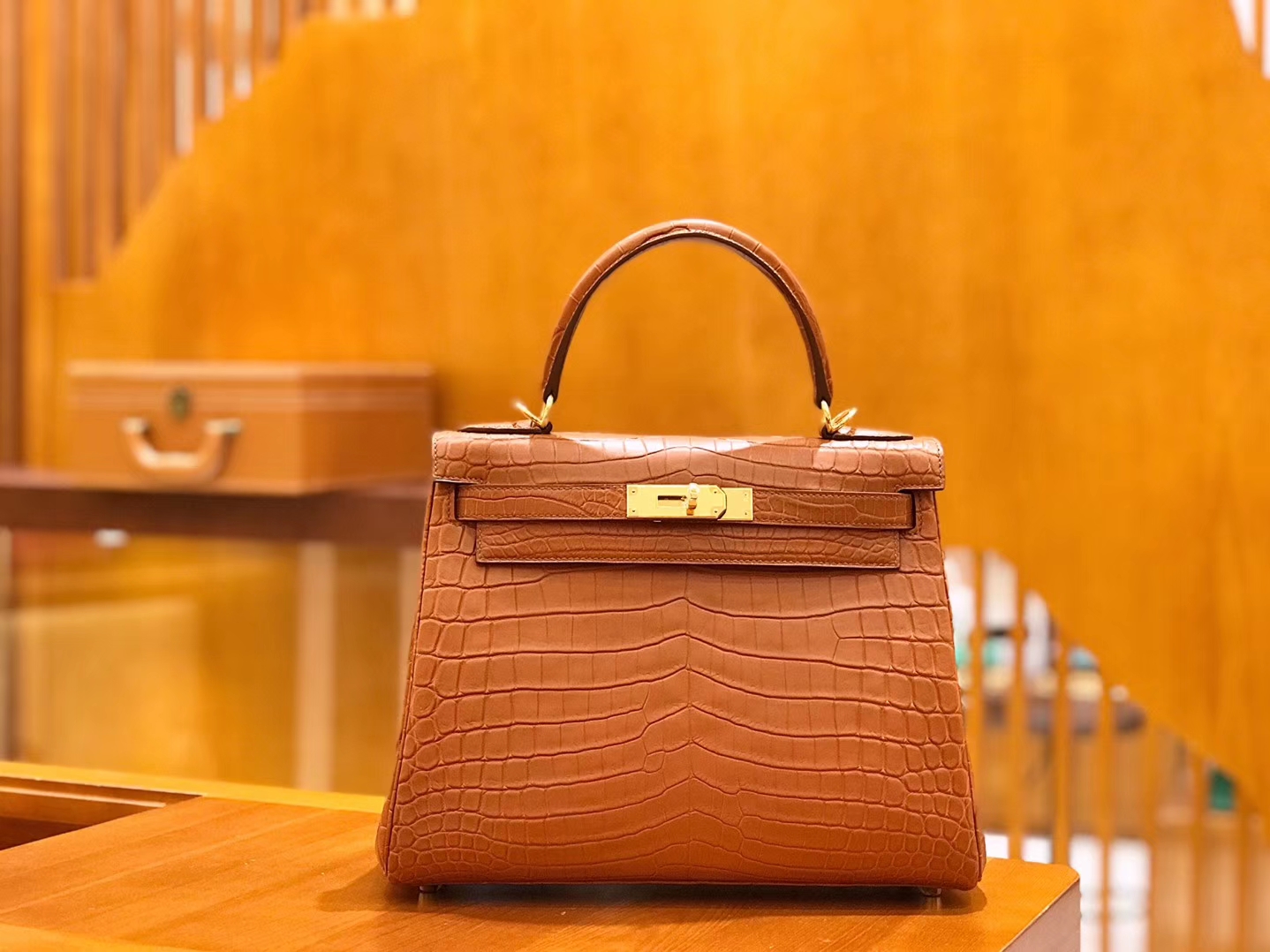 Hermès（爱马仕）Kelly  凯莉包 尼罗鳄鱼皮 蜜糖棕 28cm