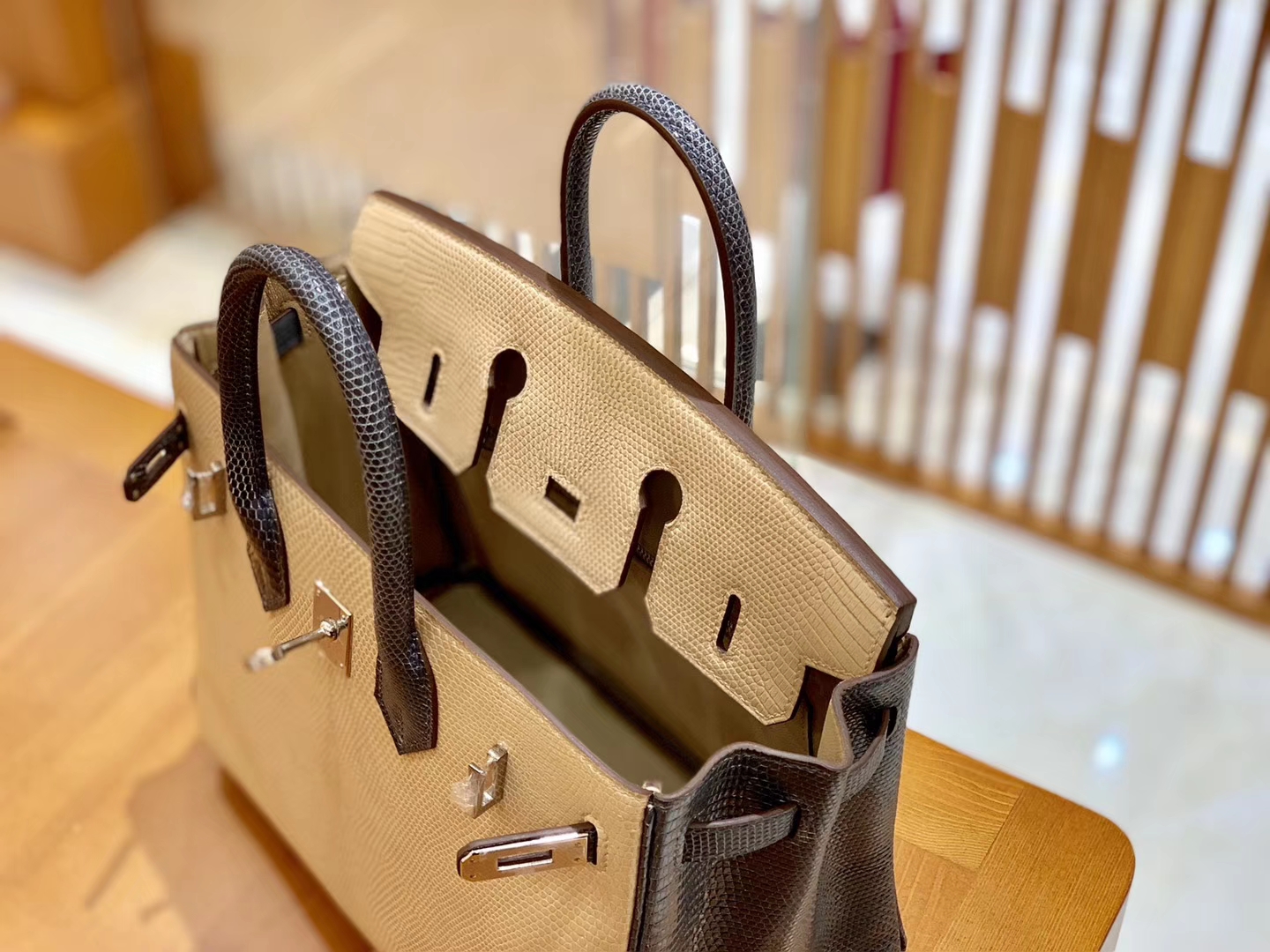 Hermès（爱马仕）Birkin 铂金包 锡器灰拼杏色 蜥蜴皮 银扣 25cm