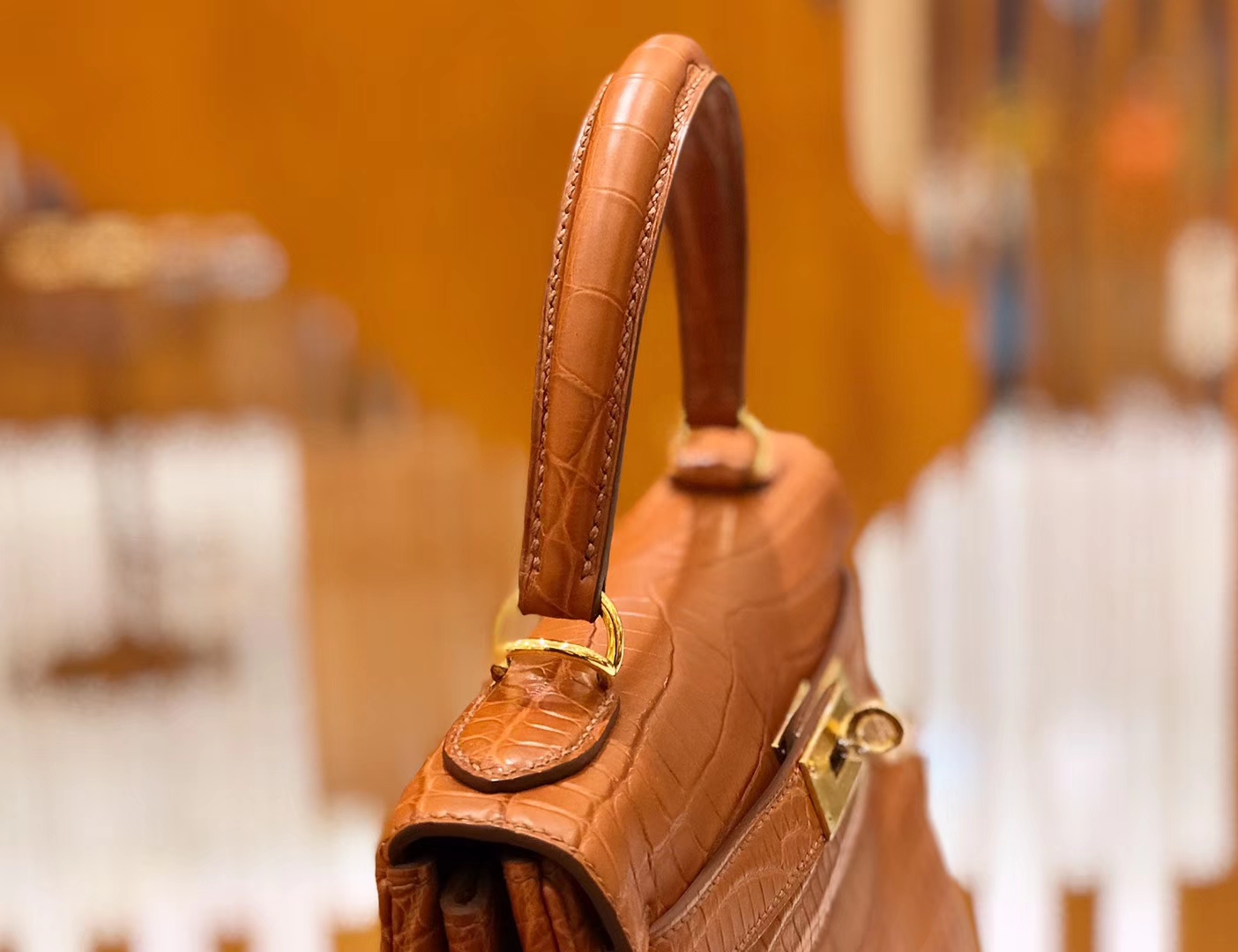 Hermès（爱马仕）Kelly  凯莉包 尼罗鳄鱼皮 蜜糖棕 28cm
