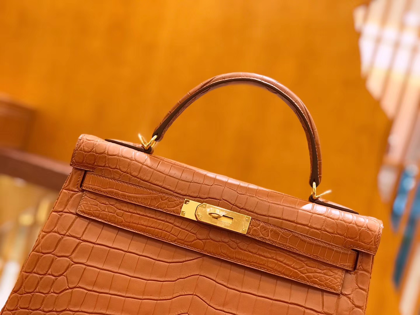 Hermès（爱马仕）Kelly 凯莉包 尼罗鳄鱼皮 蜜糖棕 32cm
