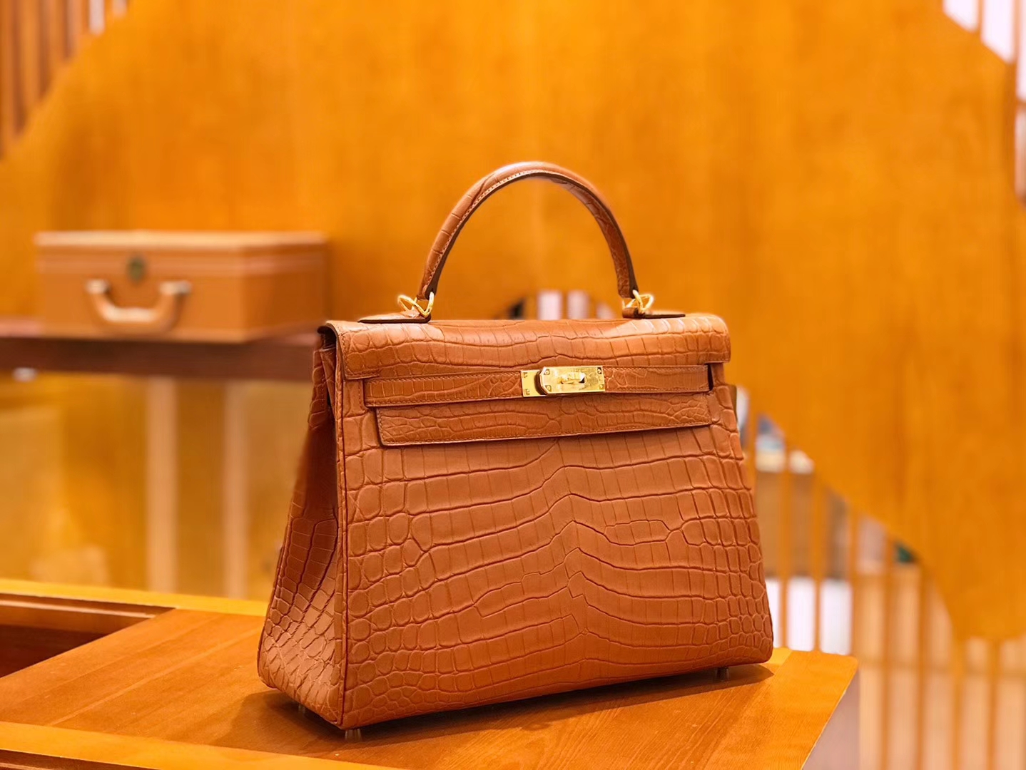 Hermès（爱马仕）Kelly 凯莉包 尼罗鳄鱼皮 蜜糖棕 32cm