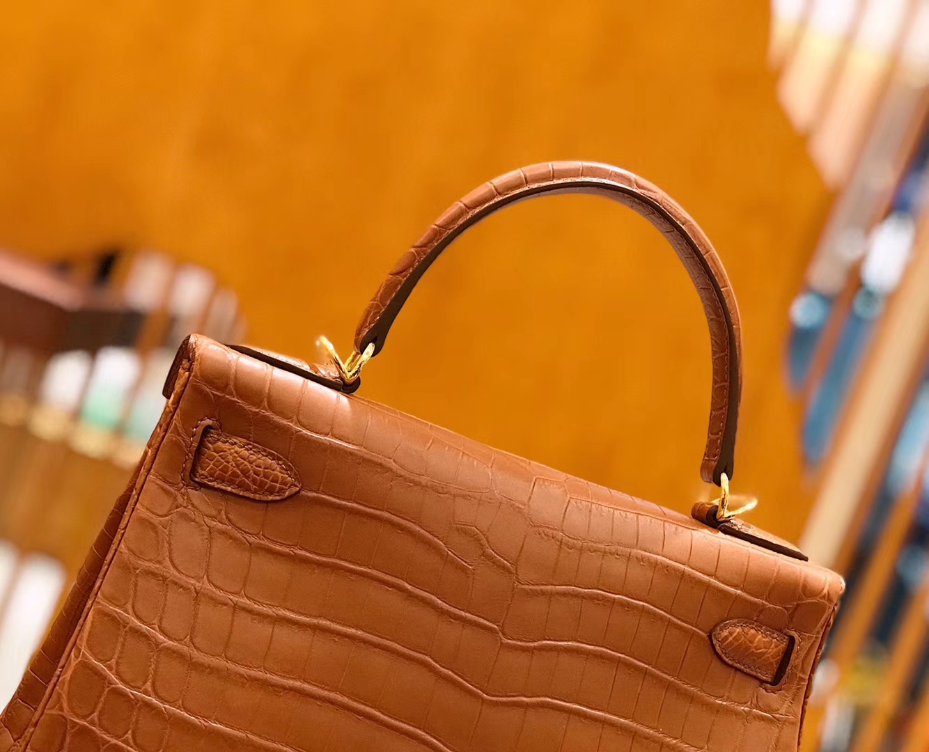 Hermès（爱马仕）Kelly  凯莉包 尼罗鳄鱼皮 蜜糖棕 28cm