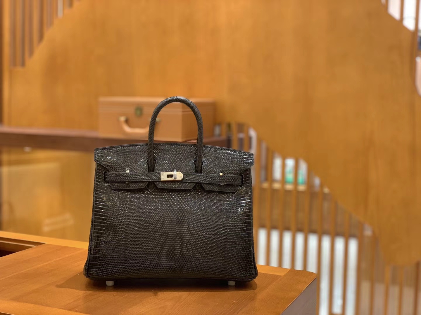 Hermès（爱马仕）Birkin 铂金包 经典黑 蜥蜴皮 银扣 25cm