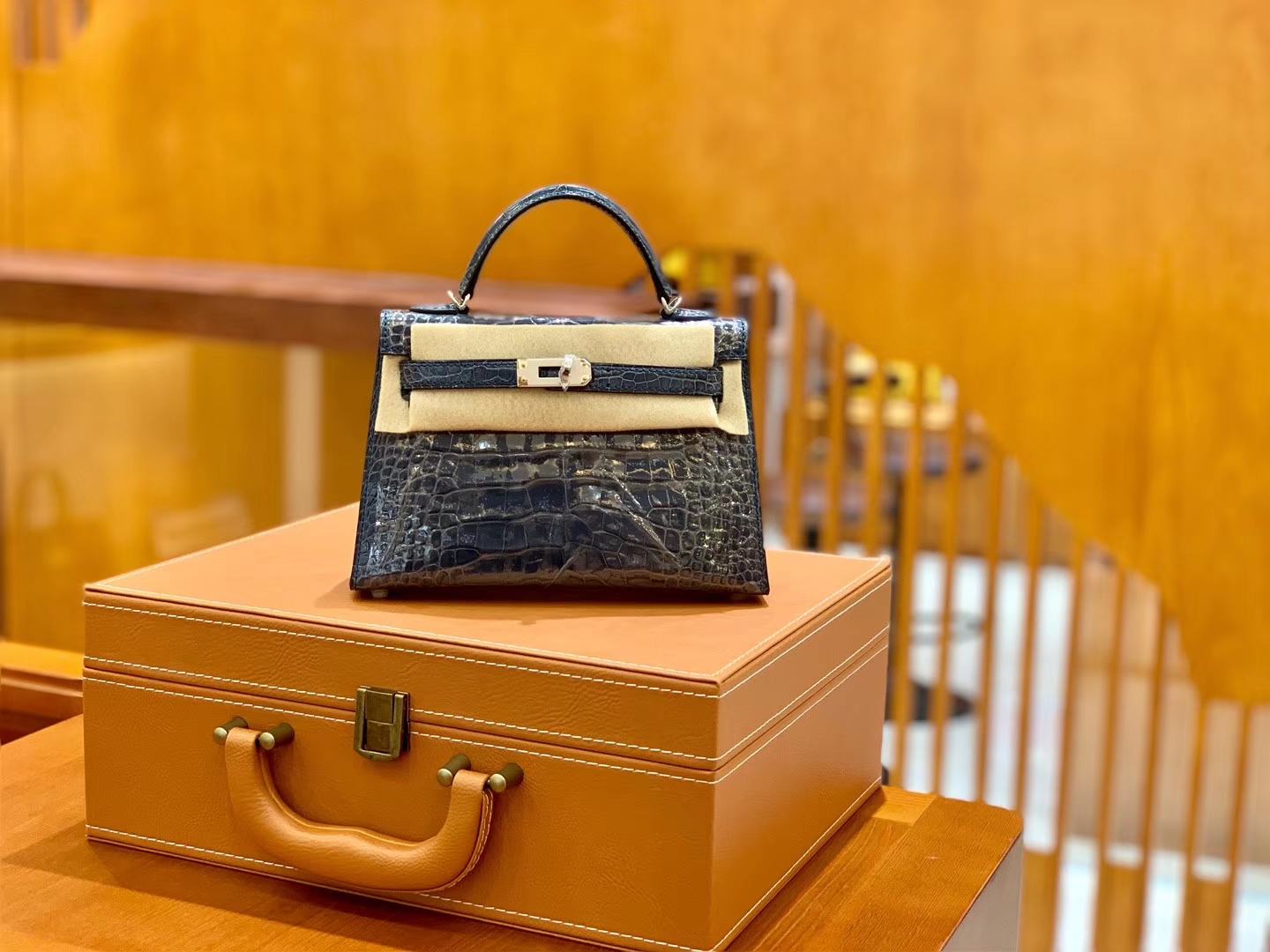 Hermès（爱马仕）迷你2代 19cm 牛仔蓝 雾面鳄鱼皮 珍贵方块印