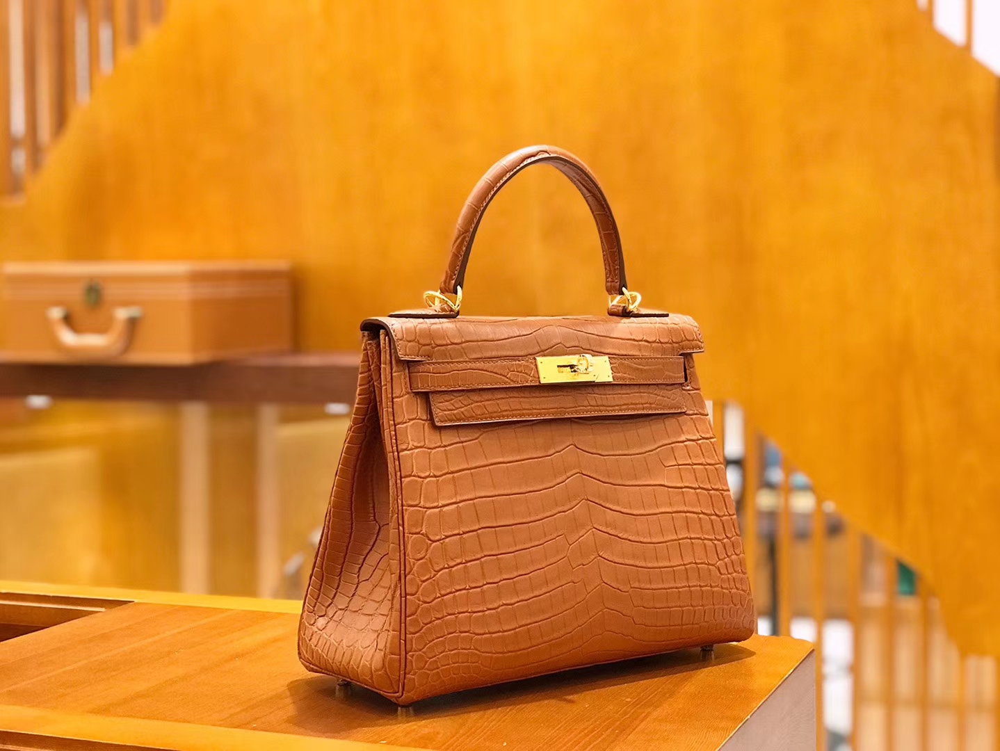 Hermès（爱马仕）Kelly  凯莉包 尼罗鳄鱼皮 蜜糖棕 28cm