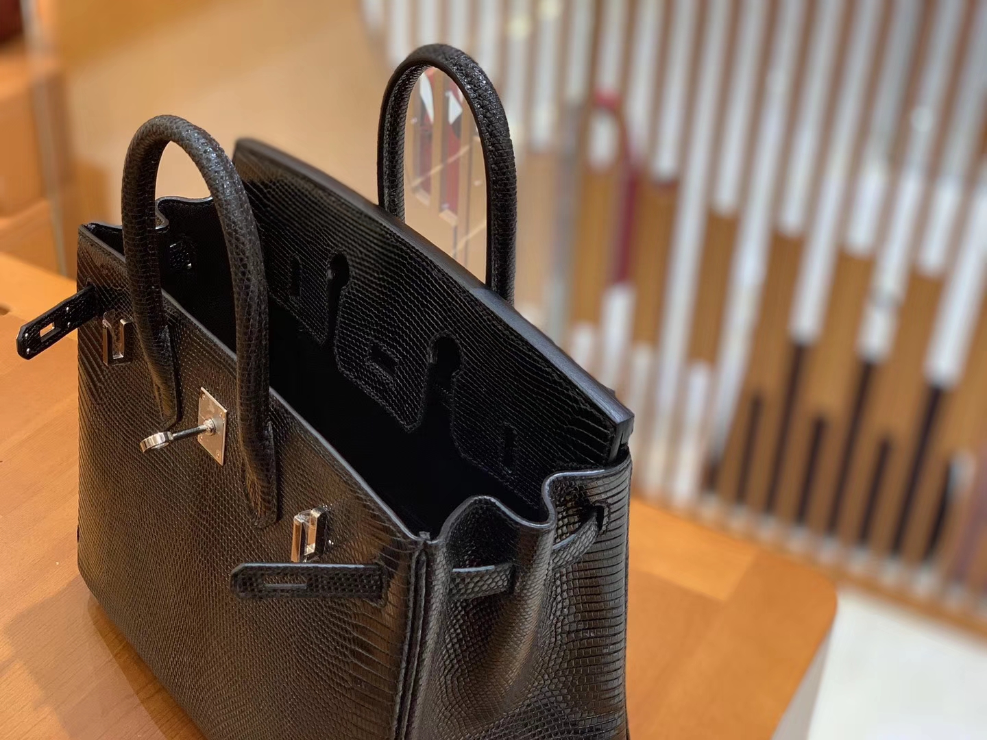 Hermès（爱马仕）Birkin 铂金包 经典黑 蜥蜴皮 银扣 25cm