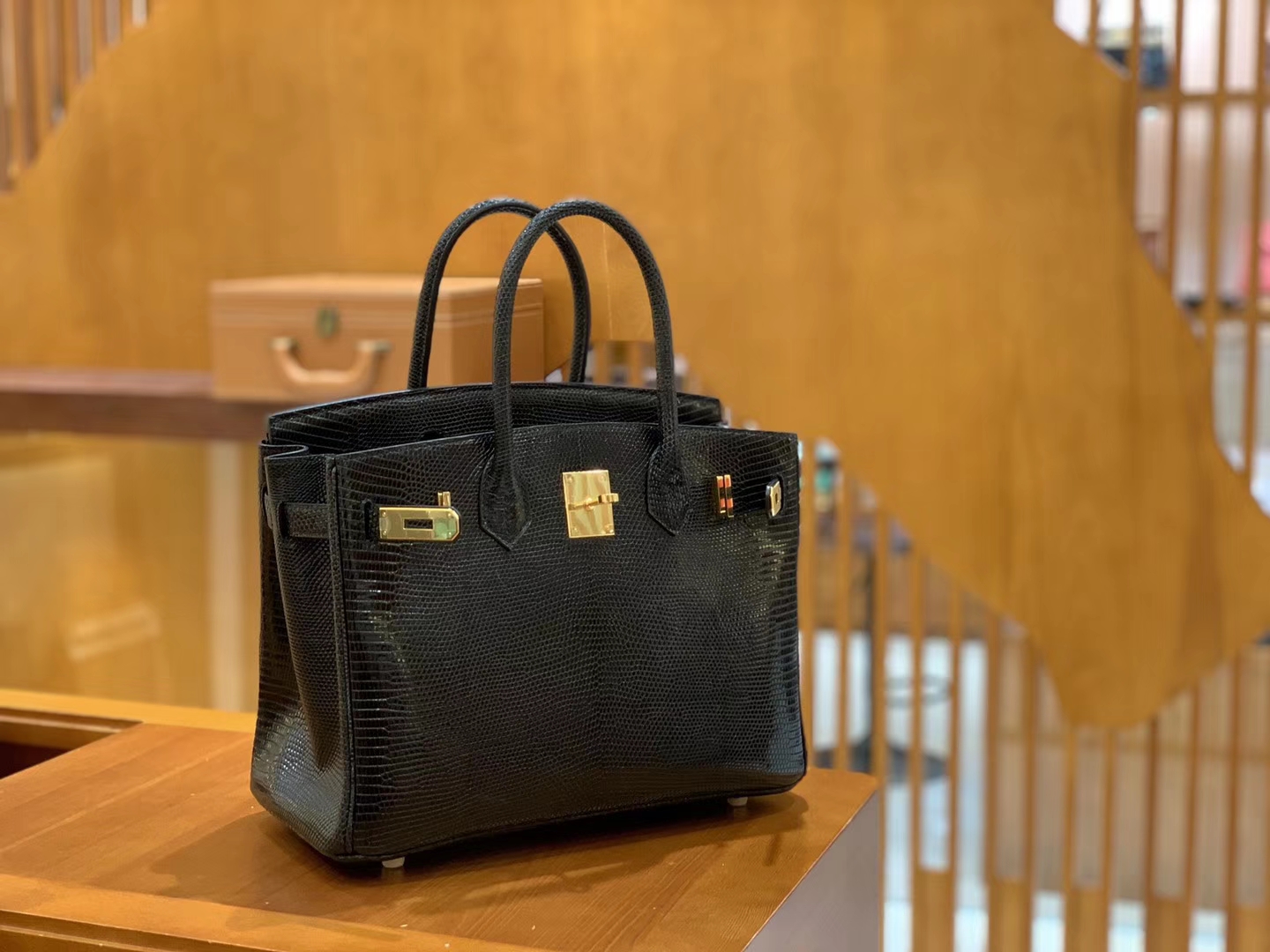 Hermès（爱马仕）Birkin 铂金包 经典黑 蜥蜴皮 金扣 30cm