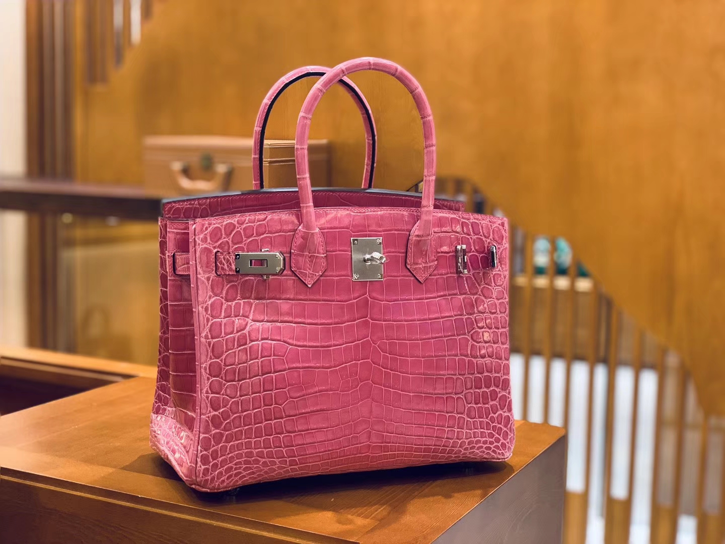 Hermès（爱马仕）Birkin 30cm 玉兰粉 银扣 一级皮 尼罗鳄鱼皮 臻品级别