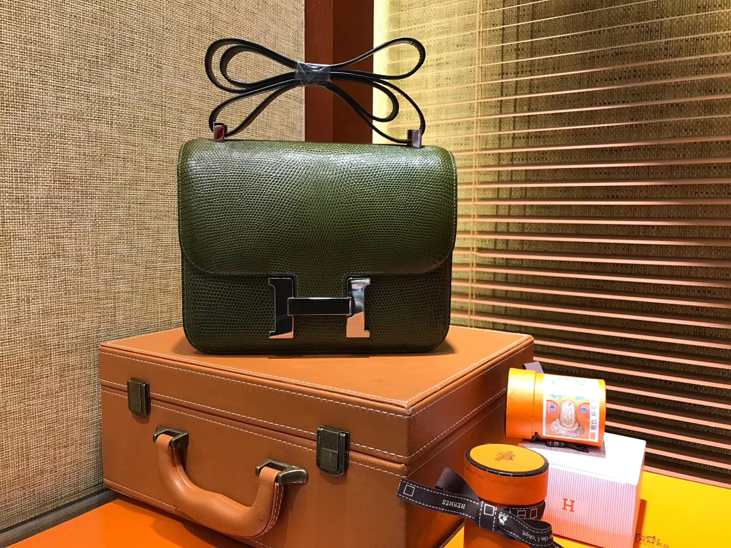 Hermès（爱马仕）Constance 空姐包 蜥蜴皮 橄榄绿 银扣 24cm