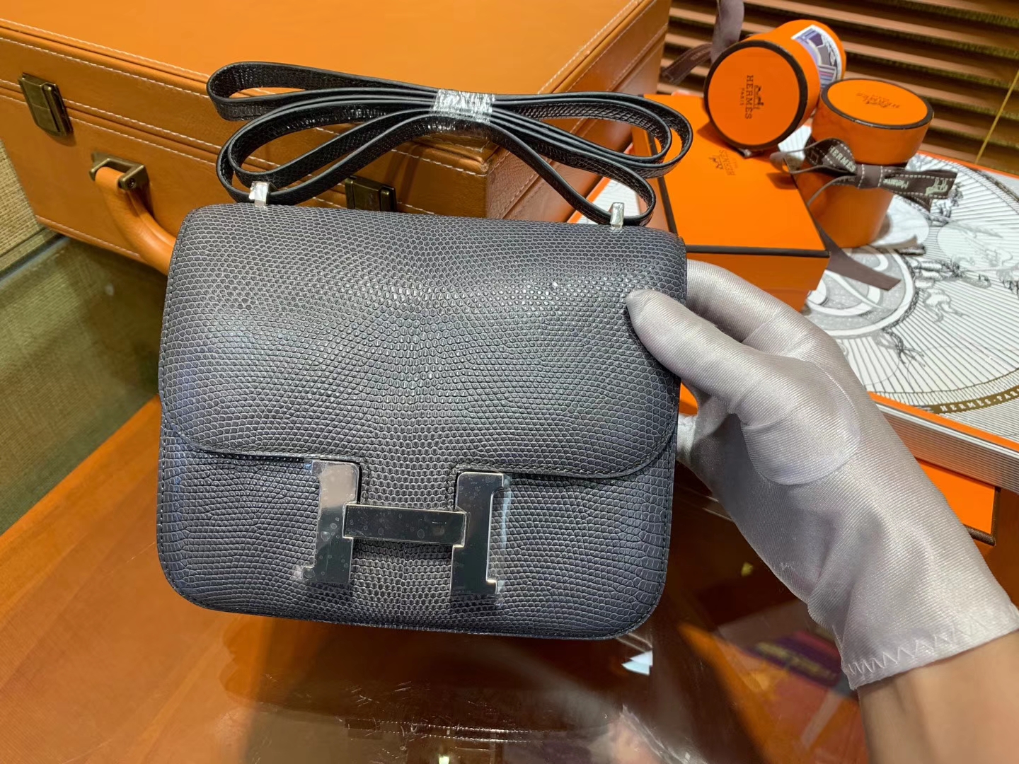 Hermès（爱马仕）Constance 空姐包 锡器灰 蜥蜴皮 银扣 18cm