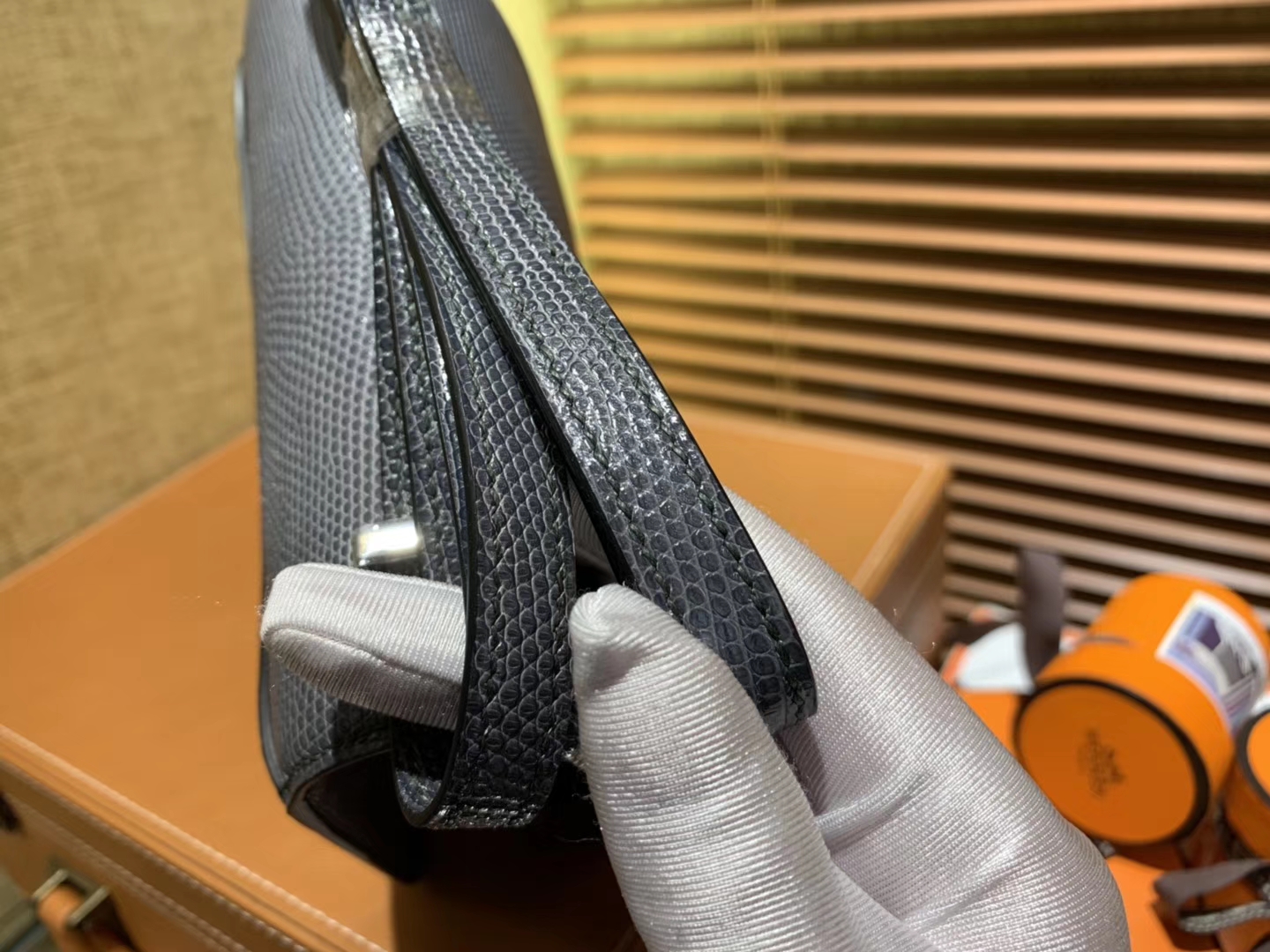 Hermès（爱马仕）Constance 空姐包 锡器灰 蜥蜴皮 银扣 18cm