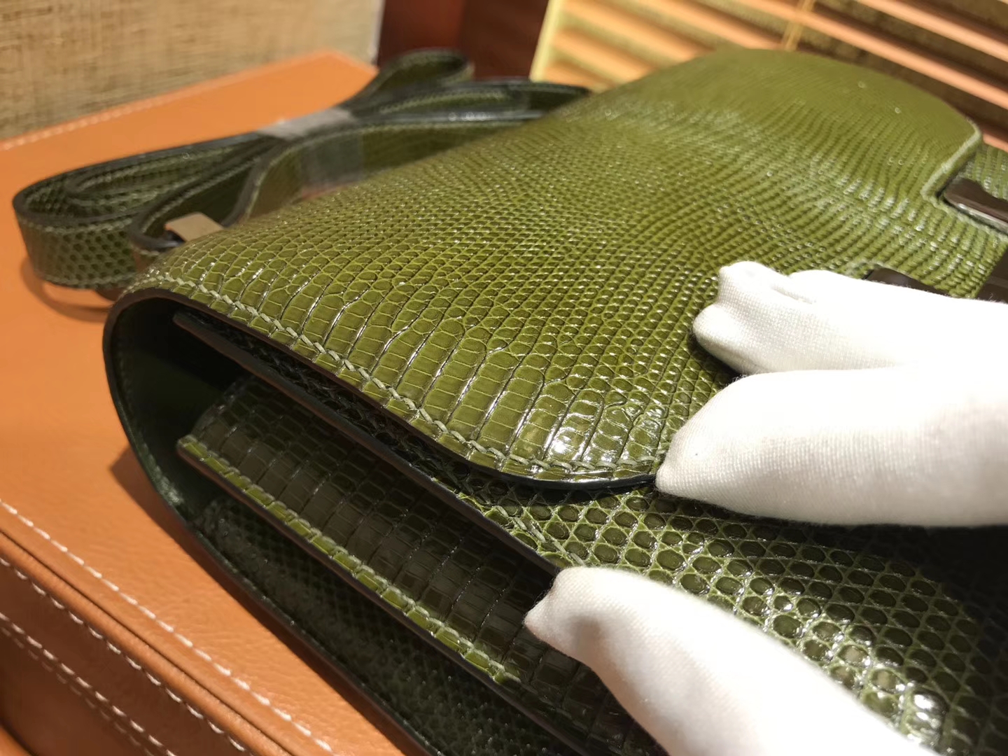Hermès（爱马仕）Constance 空姐包 蜥蜴皮 橄榄绿 银扣 24cm
