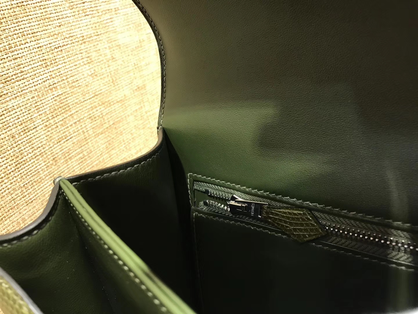 Hermès（爱马仕）Constance 空姐包 蜥蜴皮 橄榄绿 银扣 24cm