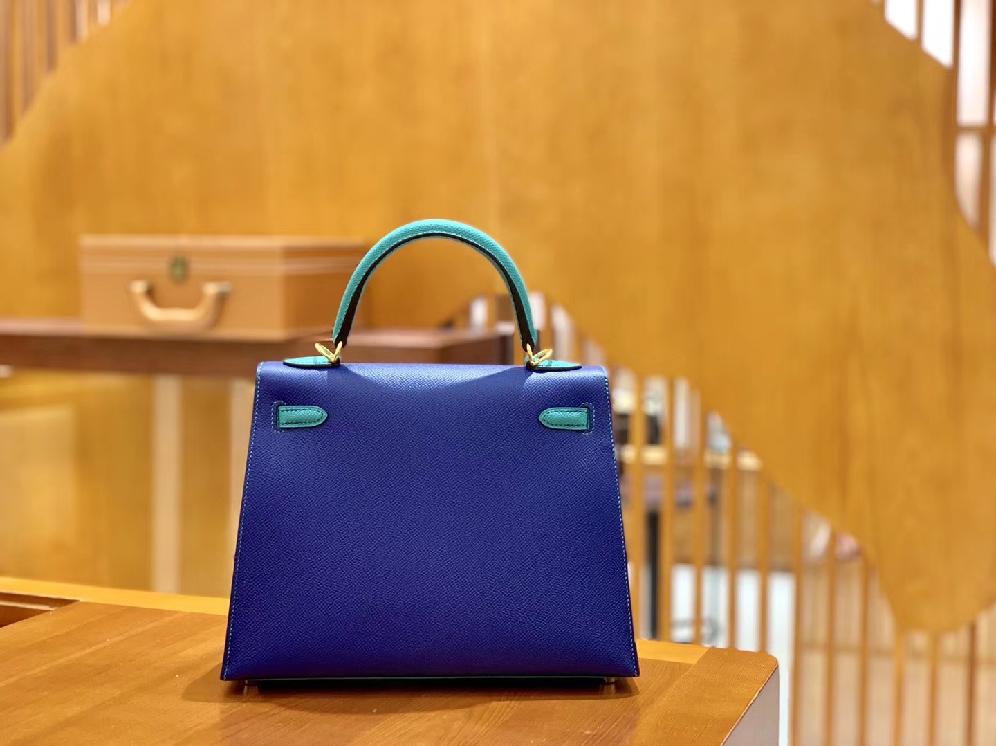 Hermès（爱马仕）Kelly 凯莉包 掌纹牛皮 电光蓝拼维罗纳绿 金扣 25cm