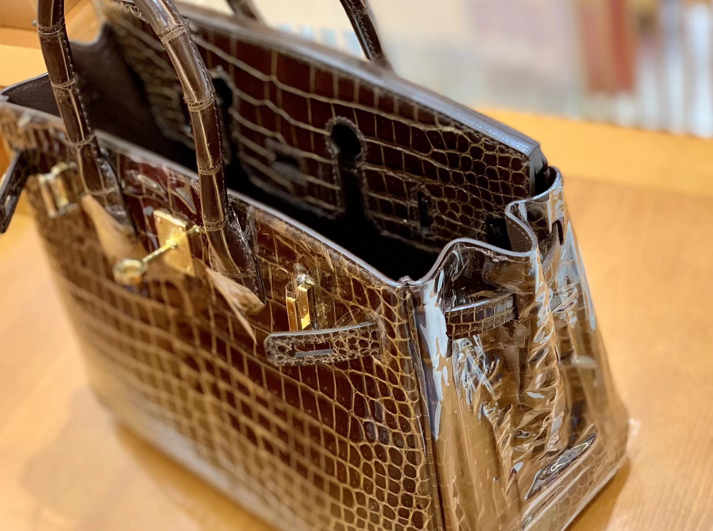 Hermès（爱马仕）Birkin 30cm 咖啡色 金扣 一级皮 尼罗鳄鱼皮 臻品级别