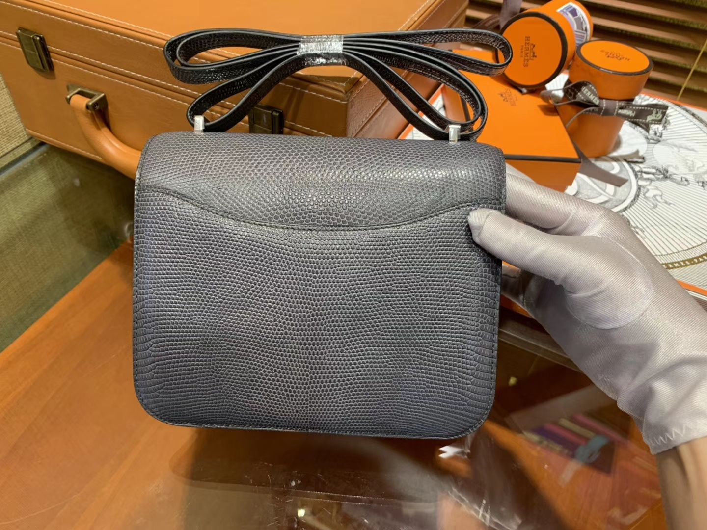Hermès（爱马仕）Constance 空姐包 锡器灰 蜥蜴皮 银扣 18cm