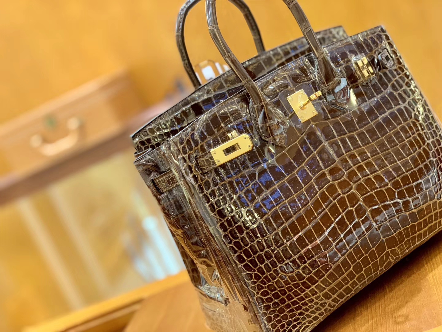 Hermès（爱马仕）Birkin 30cm 咖啡色 金扣 一级皮 尼罗鳄鱼皮 臻品级别