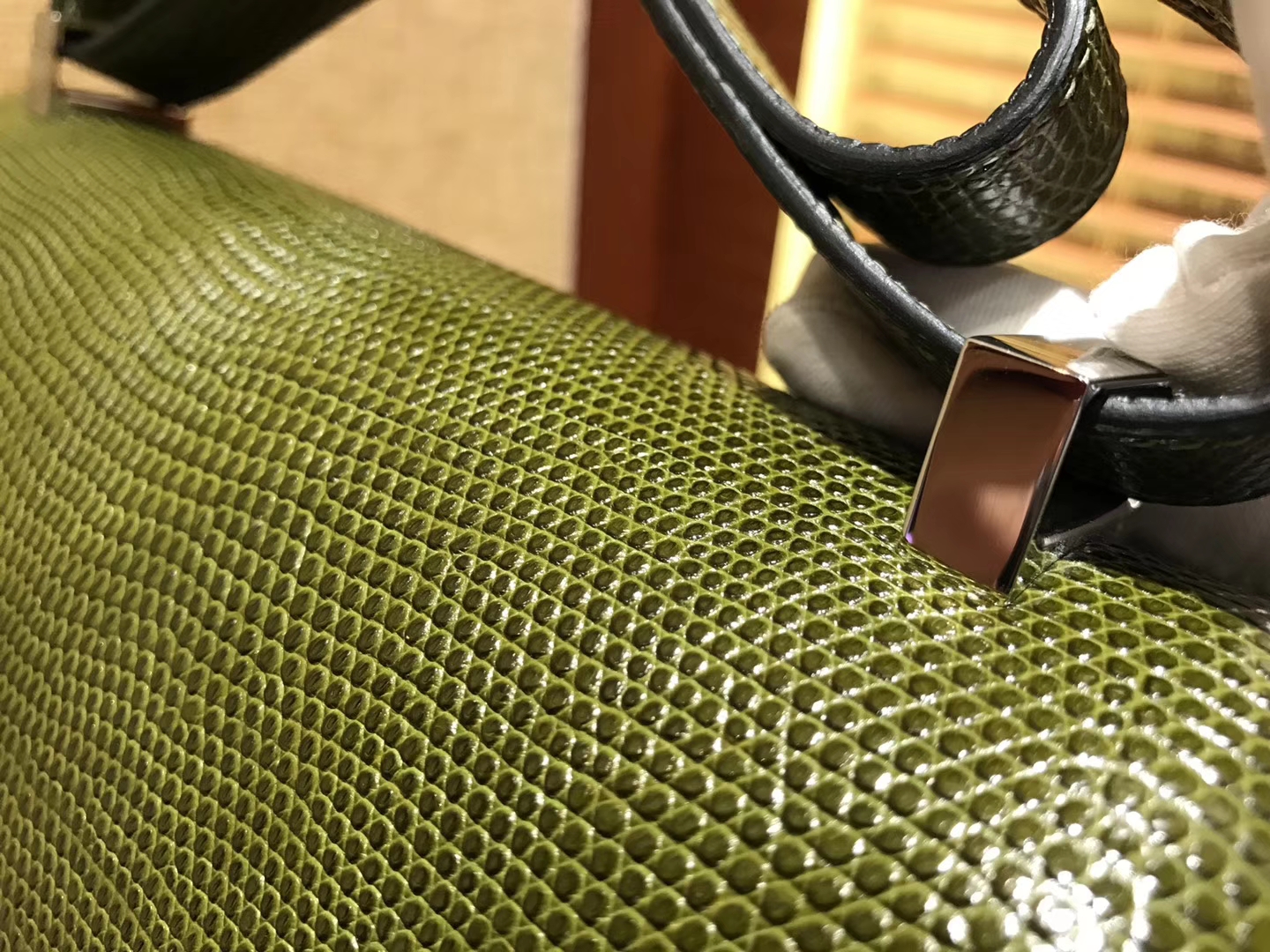 Hermès（爱马仕）Constance 空姐包 蜥蜴皮 橄榄绿 银扣 24cm