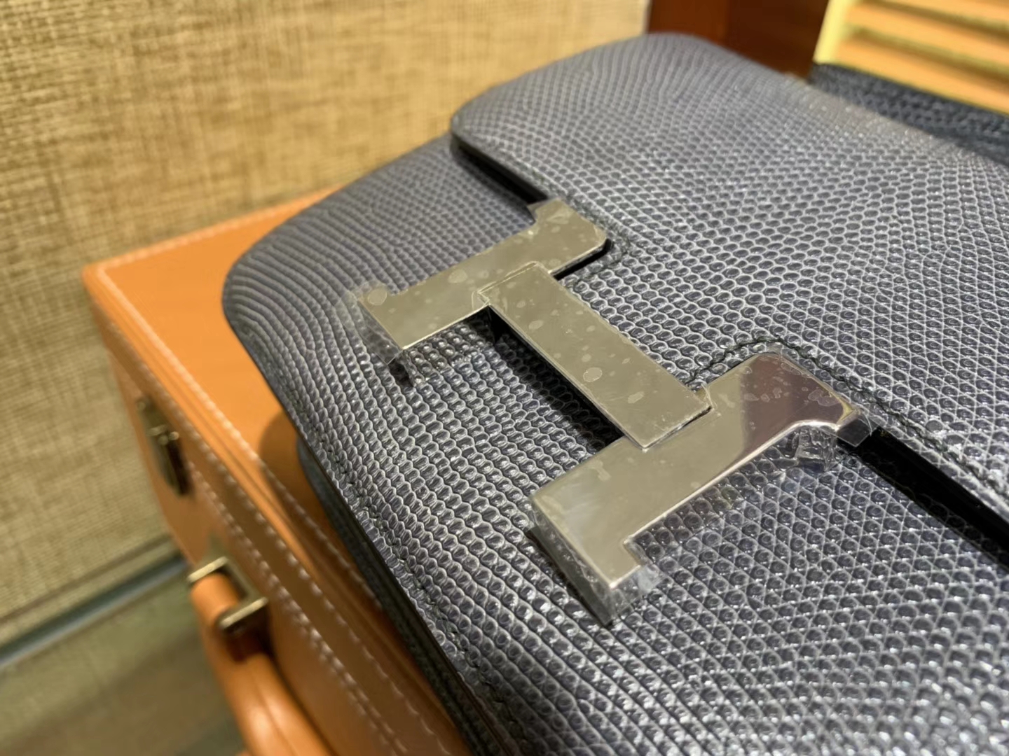Hermès（爱马仕）Constance 空姐包 锡器灰 蜥蜴皮 银扣 18cm