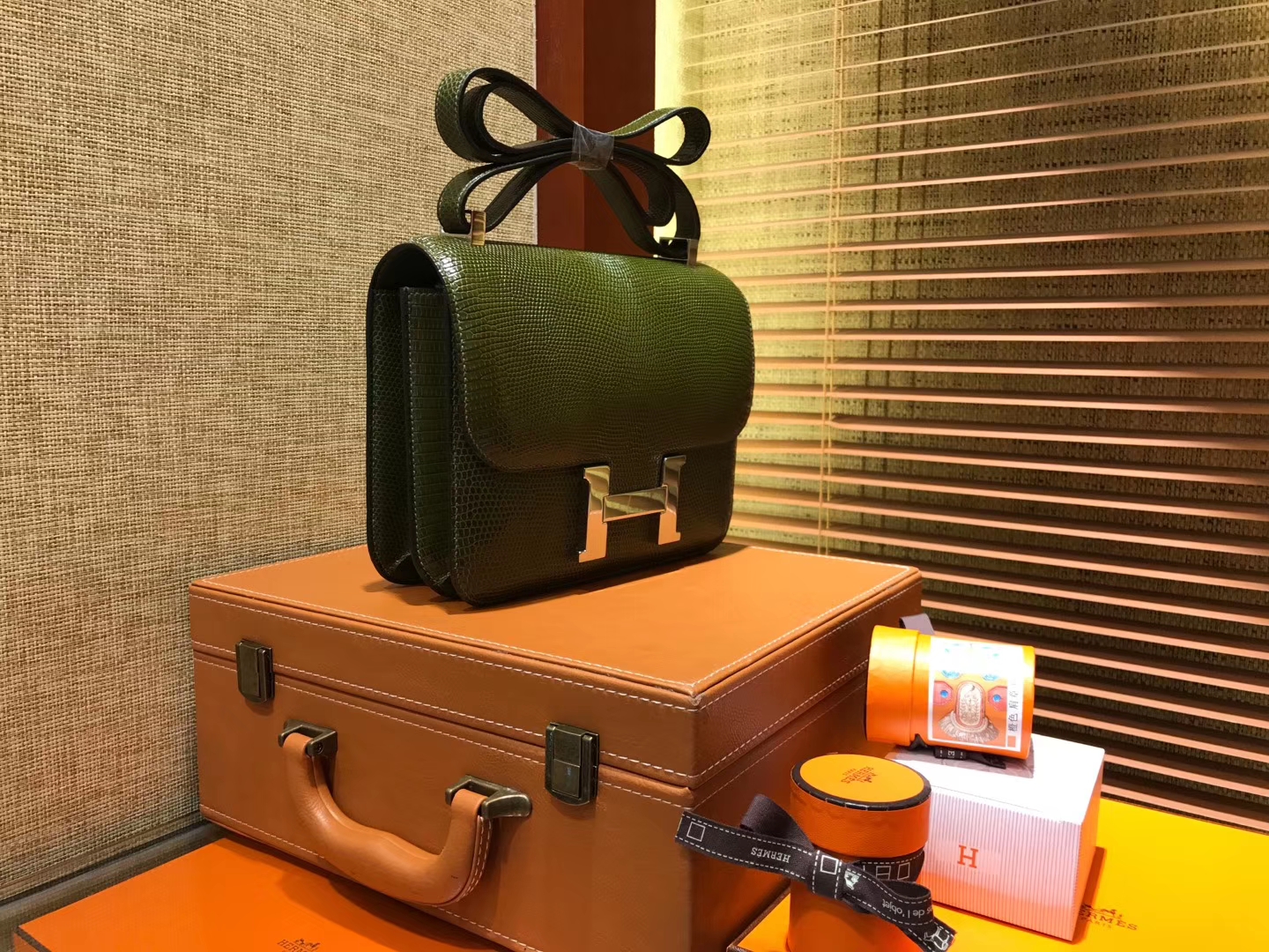 Hermès（爱马仕）Constance 空姐包 蜥蜴皮 橄榄绿 银扣 24cm