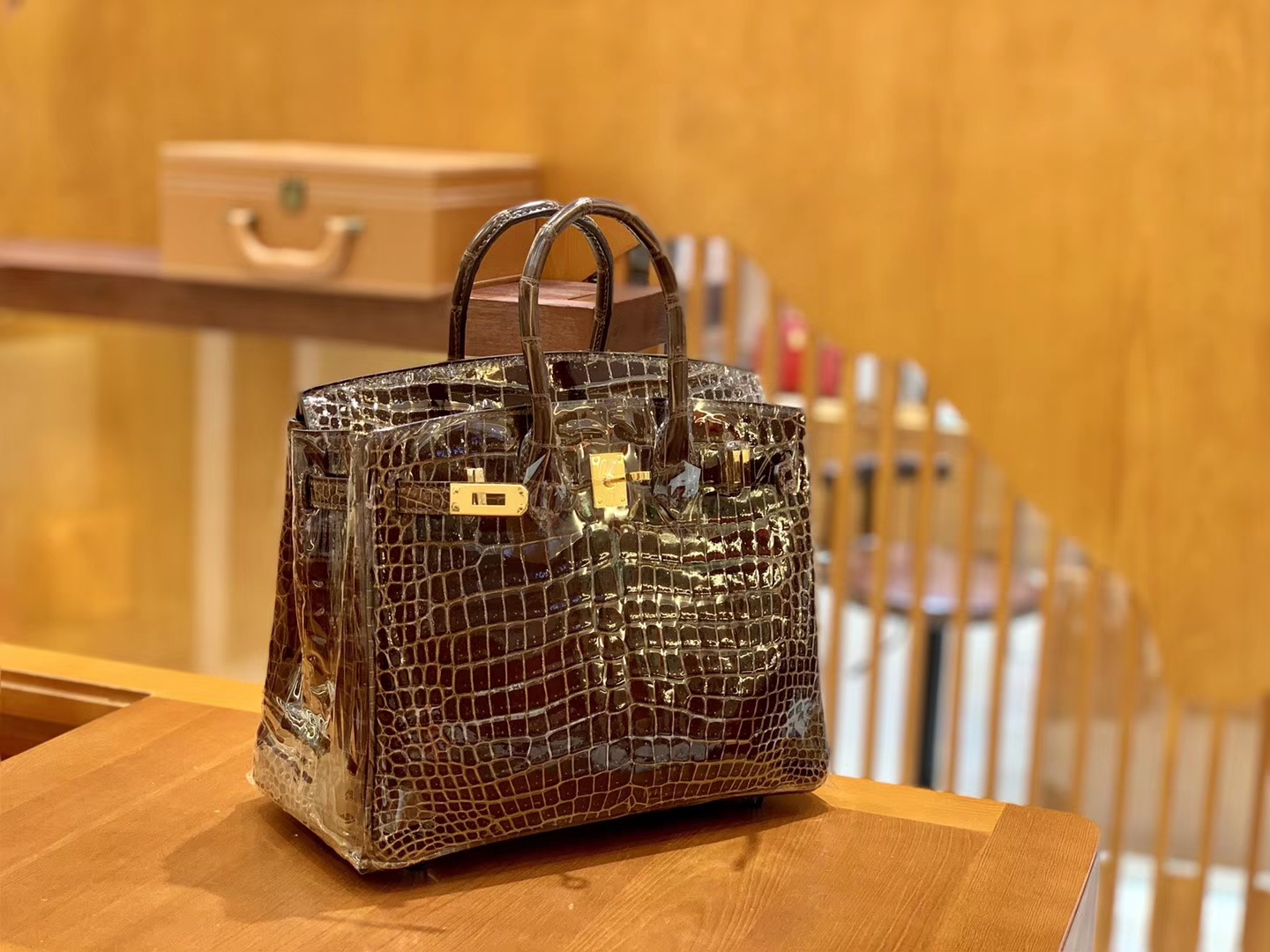 Hermès（爱马仕）Birkin 30cm 咖啡色 金扣 一级皮 尼罗鳄鱼皮 臻品级别
