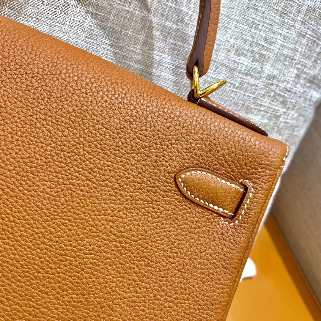Hermès（爱马仕）Kelly 凯莉包 金棕色 小牛皮 金扣 28cm