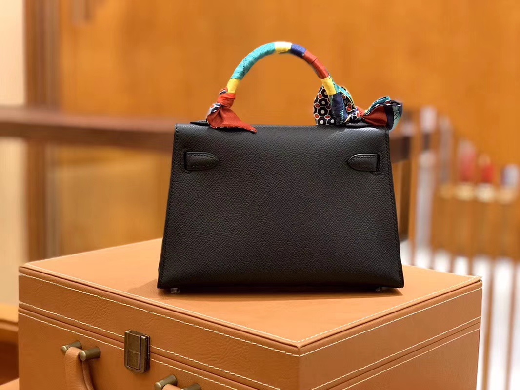 Hermès（爱马仕）Mini kelly 迷你凯莉 经典黑 掌纹小牛皮 全手工缝制 银扣 19cm 现货