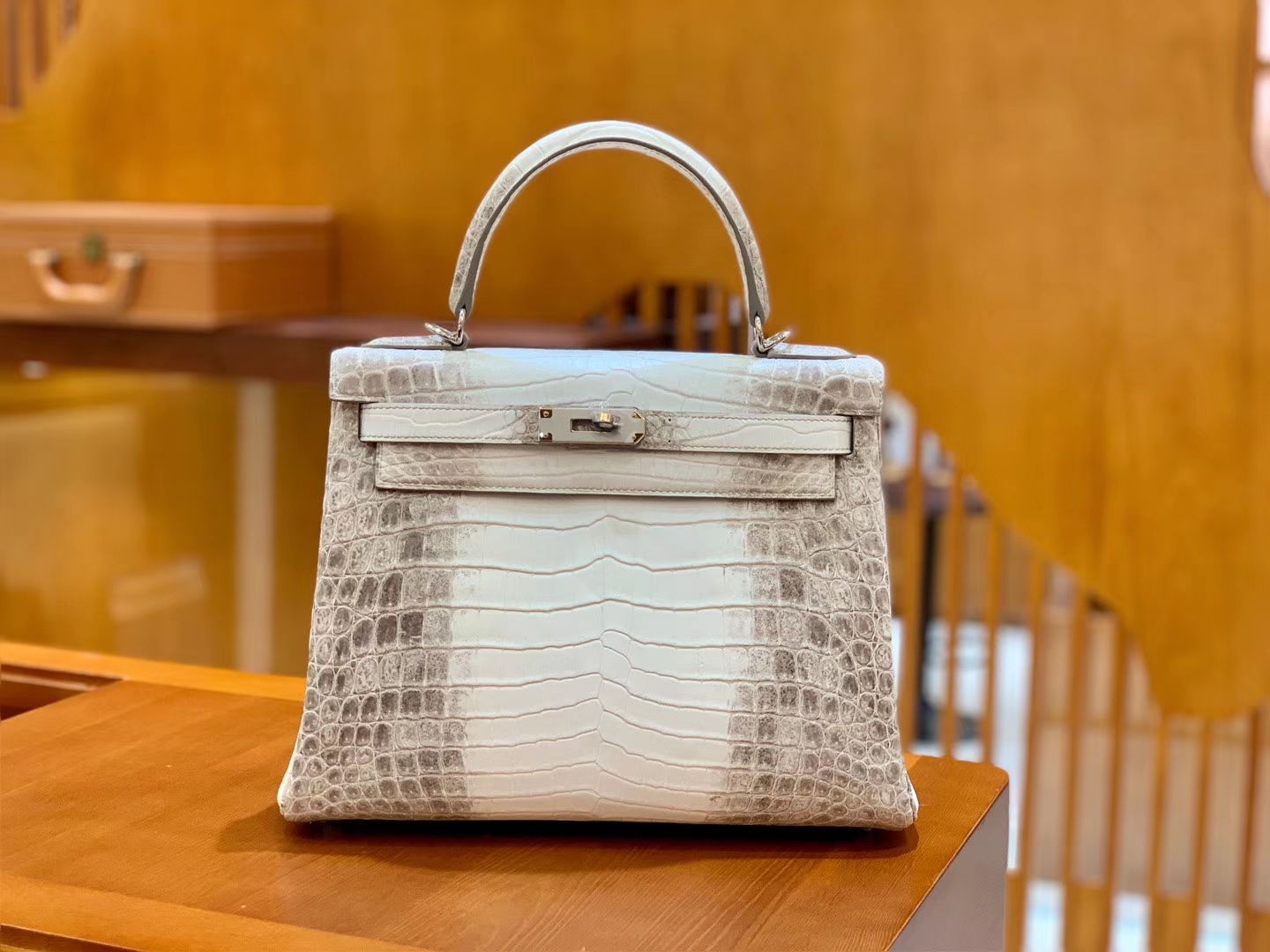Hermès（爱马仕）Kelly 凯莉包 喜马拉雅 浅色  一级皮 尼罗鳄鱼皮 银扣 28cm