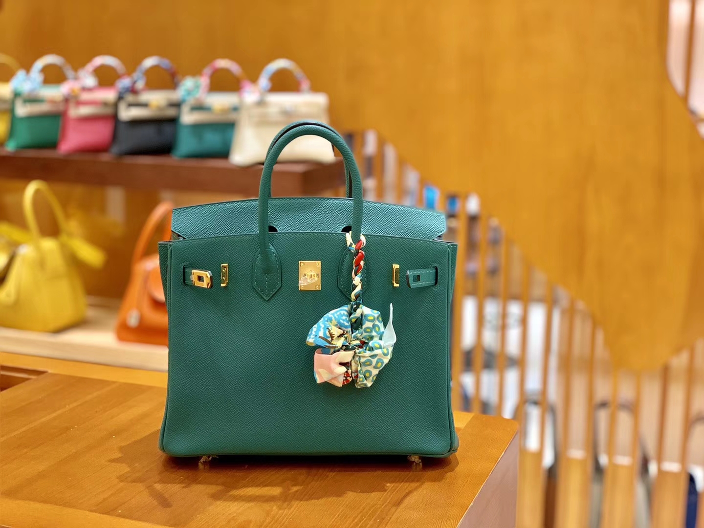 Hermès（爱马仕）Birkin 铂金包 森林绿 掌纹牛皮 金扣 30cm 高订版本