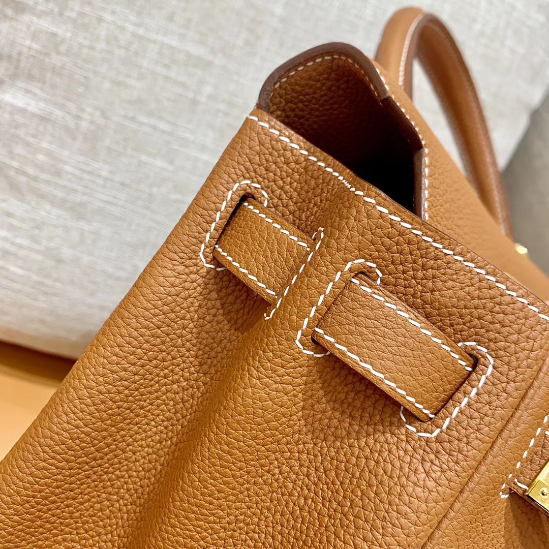 Hermès（爱马仕）Kelly 凯莉包 金棕色 小牛皮 金扣 28cm