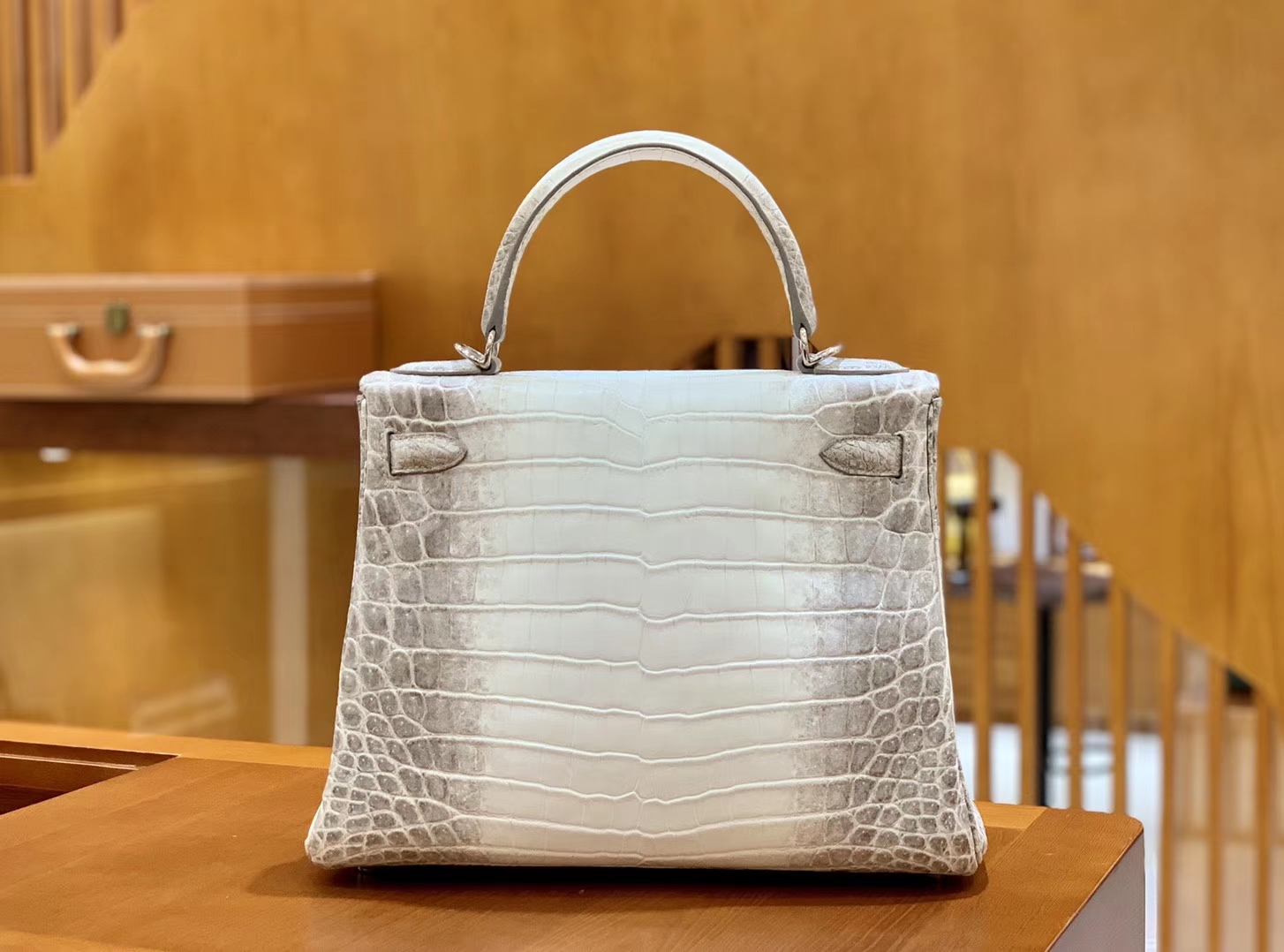 Hermès（爱马仕）Kelly 凯莉包 喜马拉雅 浅色  一级皮 尼罗鳄鱼皮 银扣 28cm