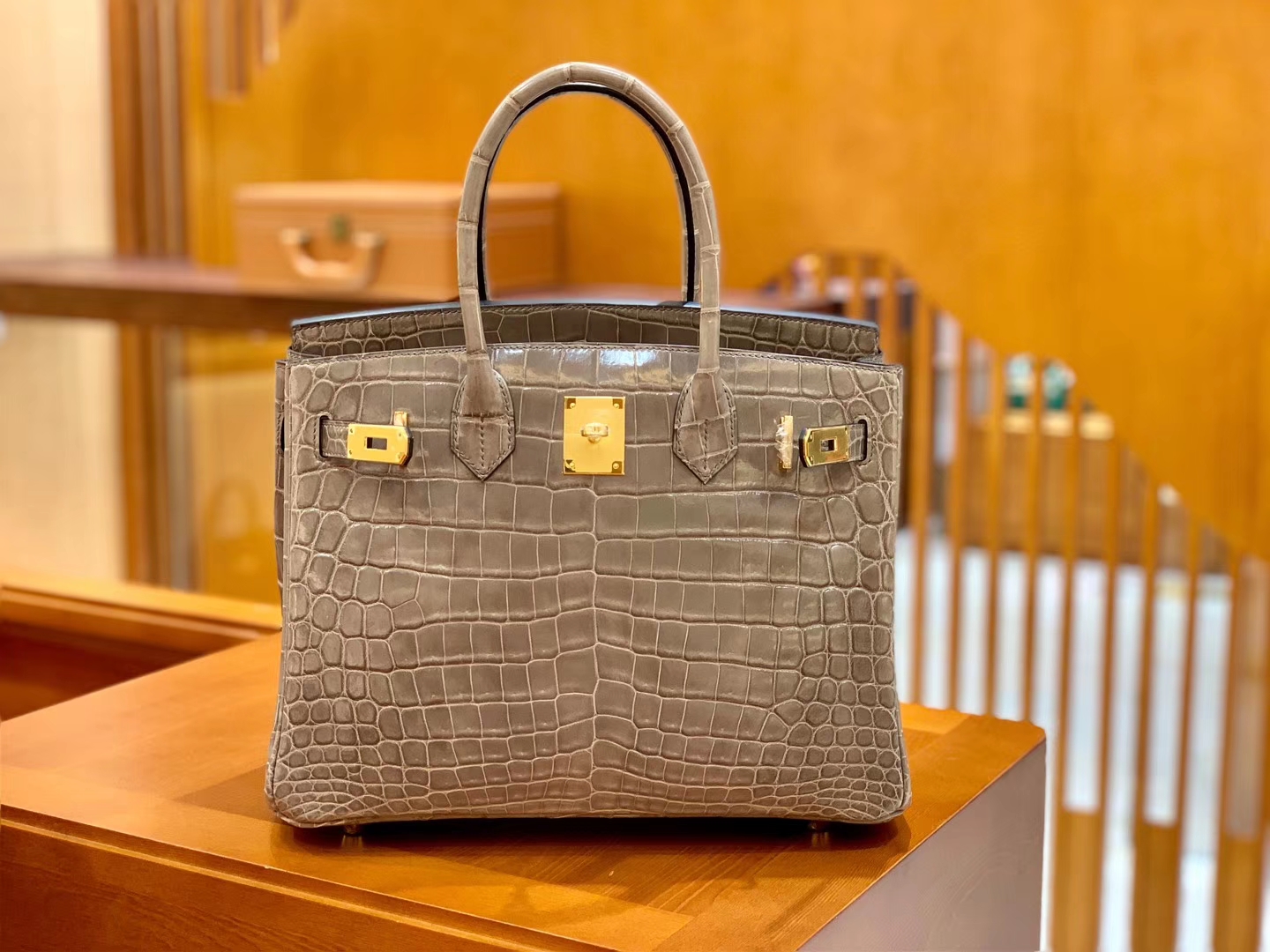 Hermès（爱马仕）Birkin 30cm 斑鸠灰 金扣 一级皮 尼罗鳄鱼皮 臻品级别