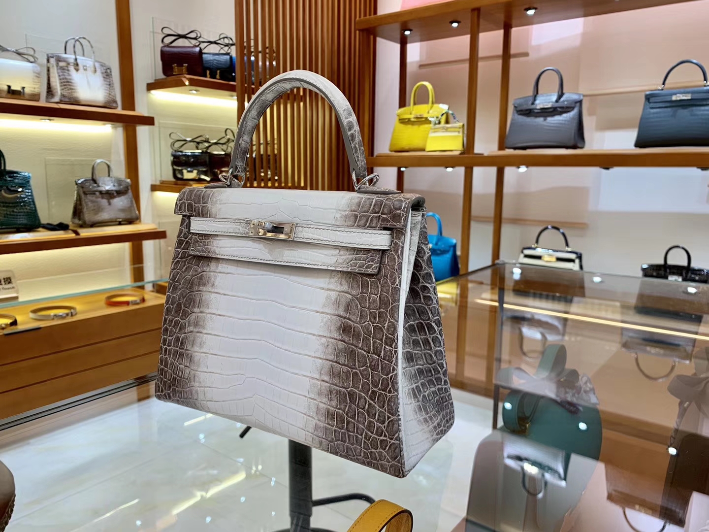 Hermès（爱马仕）Kelly 凯莉包 新出现货 喜马拉雅 包中之最 纹路一级 品相一等 28cm