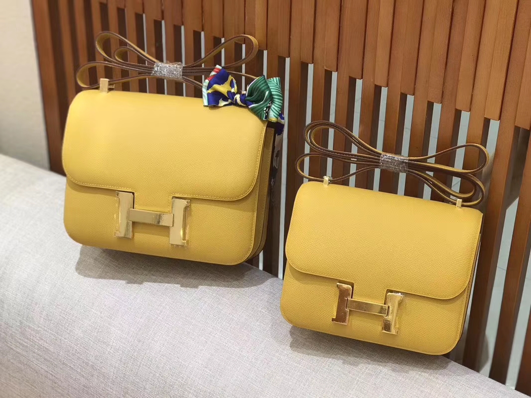 Hermès（爱马仕）Constance 空姐包 琥珀黄 掌纹牛皮 全手工缝制 金扣 18cm 现货