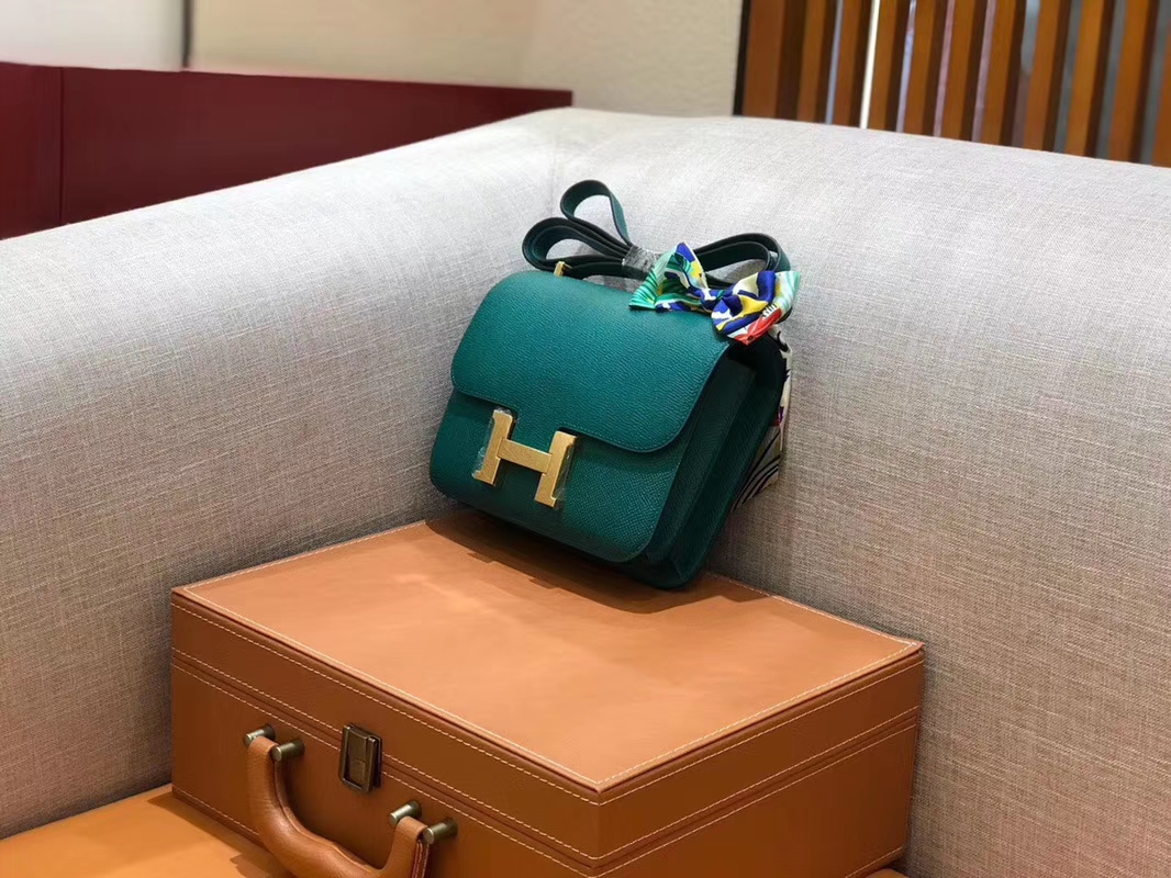Hermès（爱马仕）Constance 空姐包 孔雀绿 掌纹牛皮 全手工缝制 金扣 18cm 现货