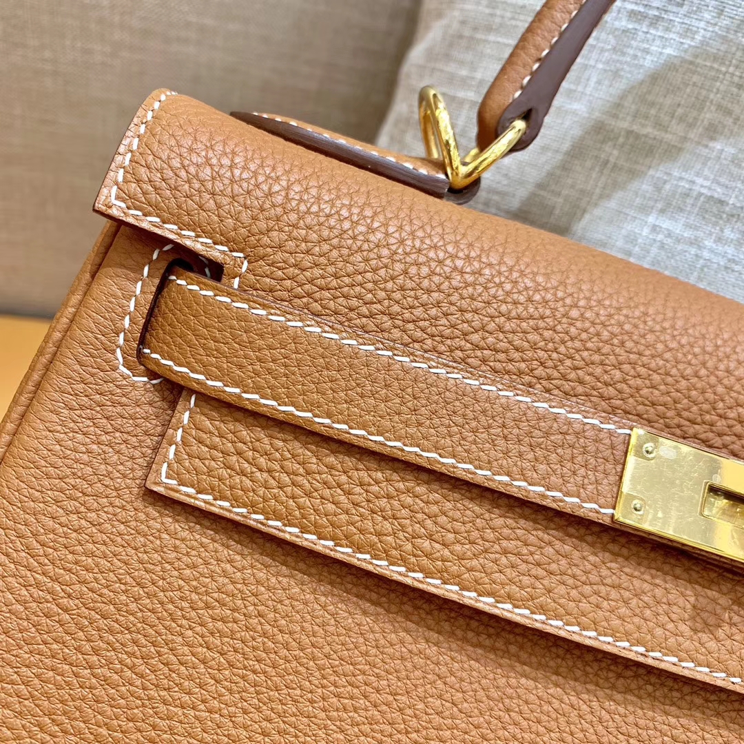 Hermès（爱马仕）Kelly 凯莉包 金棕色 小牛皮 金扣 28cm