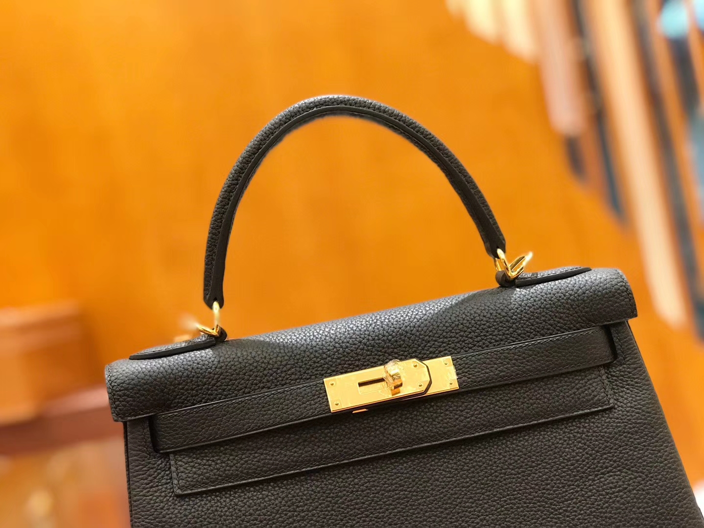 Hermès（爱马仕）Kelly 28cm togo 牛皮 经典黑 金扣 全手工缝制 现货
