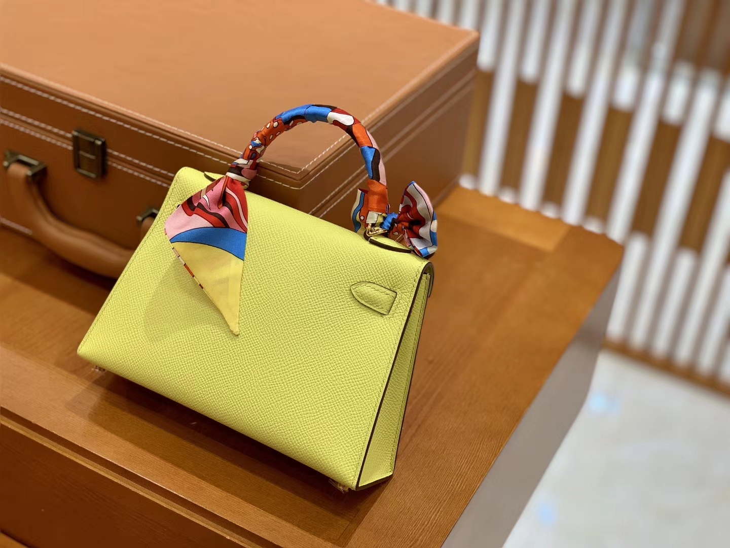 Hermès（爱马仕）Mini Kelly 19cm 柠檬黄 金扣 掌纹牛皮 全手工缝制