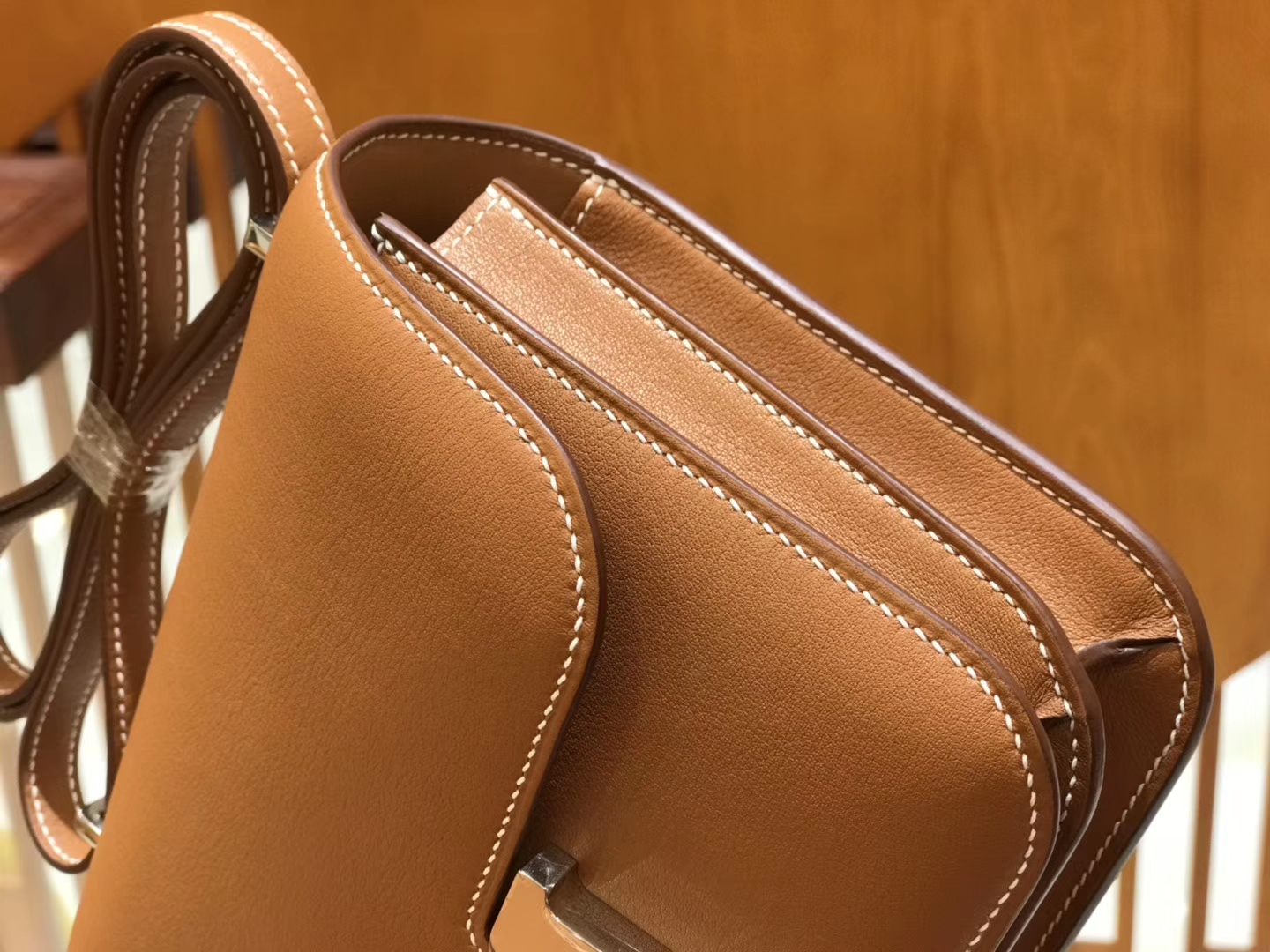 Hermès（爱马仕）Constance 18cm evercolor 牛皮 金棕色 银扣 全手工缝制