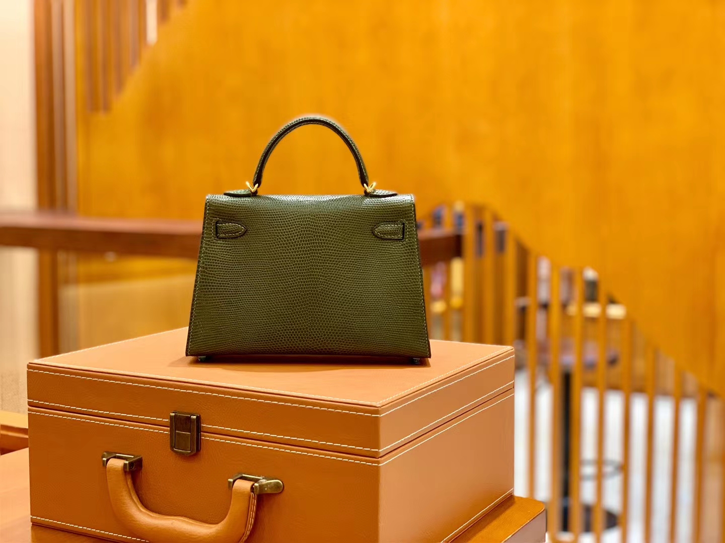Hermès（爱马仕）迷你2代 19cm 橄榄绿 金扣 蜥蜴皮 全手工缝制