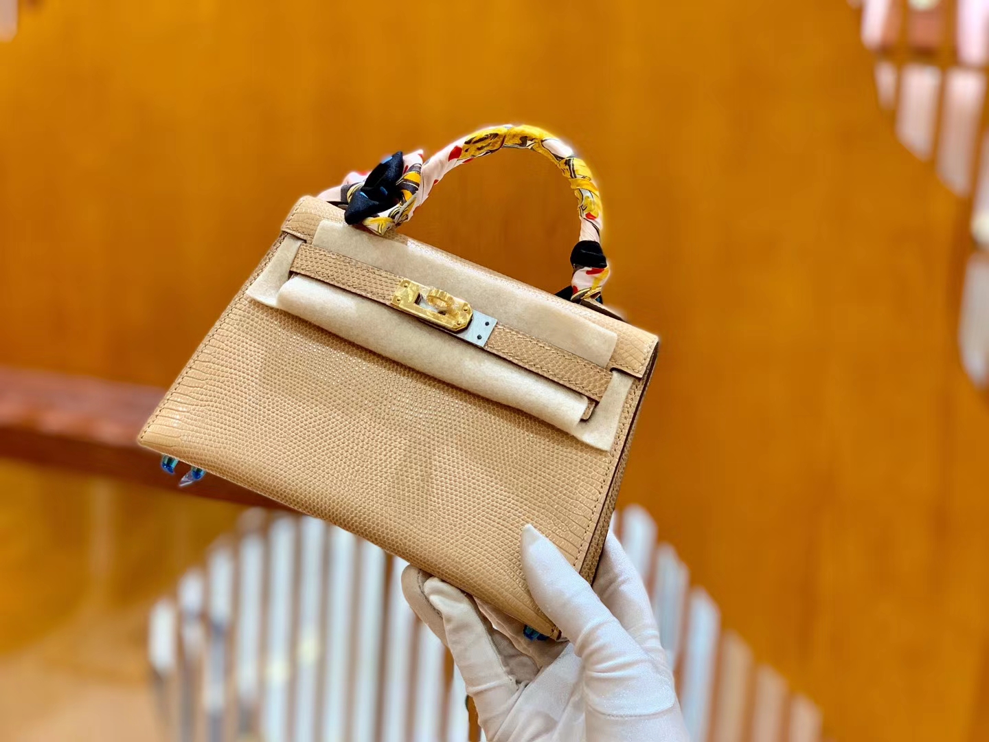 Hermès（爱马仕）迷你2代 19cm 裸粉色 金扣 蜥蜴皮 全手工缝制
