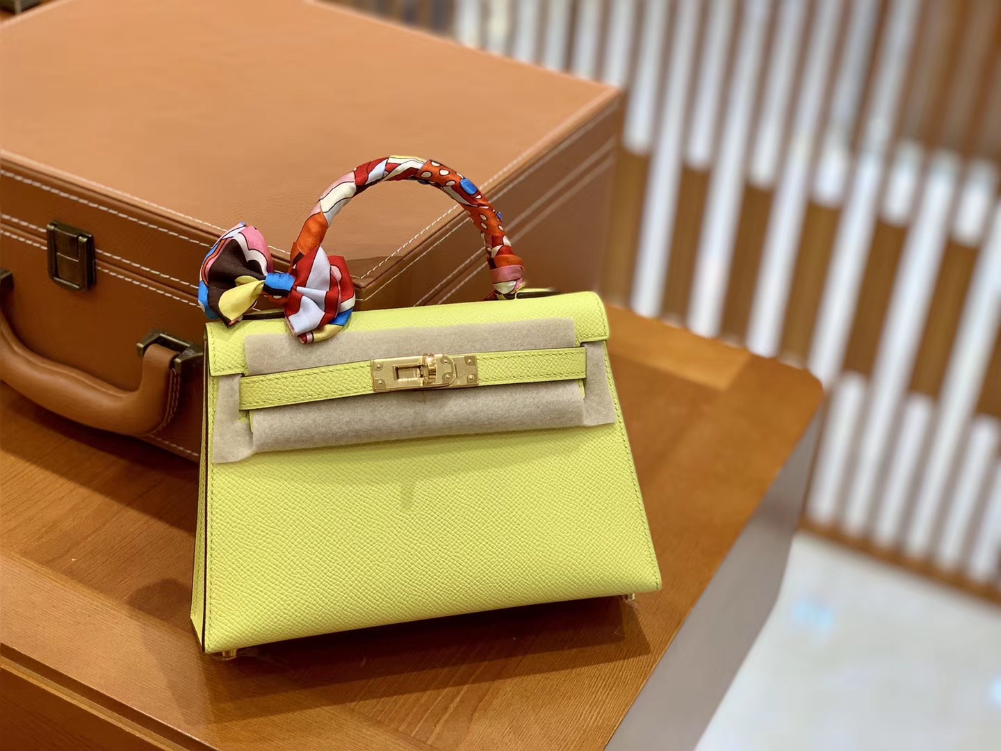 Hermès（爱马仕）Mini Kelly 19cm 柠檬黄 金扣 掌纹牛皮 全手工缝制